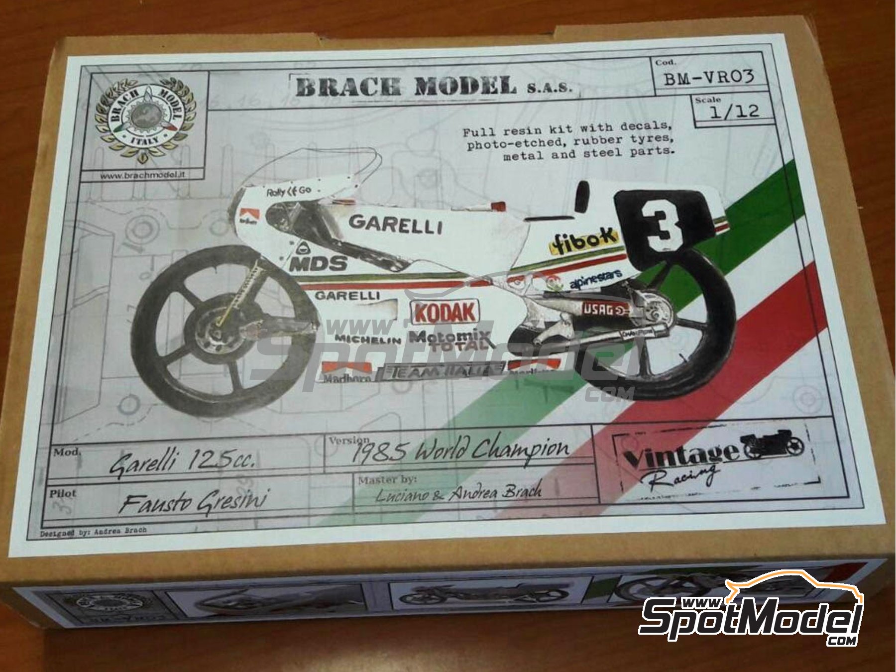 Image 1: Garelli 125cc sponsored by MDS - Motorcycle World Championship 1985 | Motorbike scale model kit in 1/12 scale manufactured by Brach Model (ref.&nbsp;BM-VR03, also 4589936678218)
