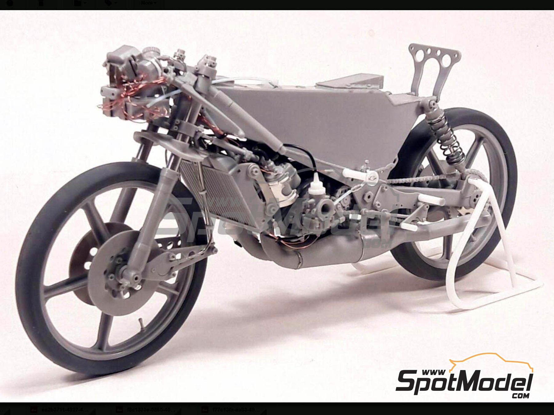 Image 4: Garelli 125cc sponsored by MDS - Motorcycle World Championship 1985 | Motorbike scale model kit in 1/12 scale manufactured by Brach Model (ref.&nbsp;BM-VR03, also 4589936678218)