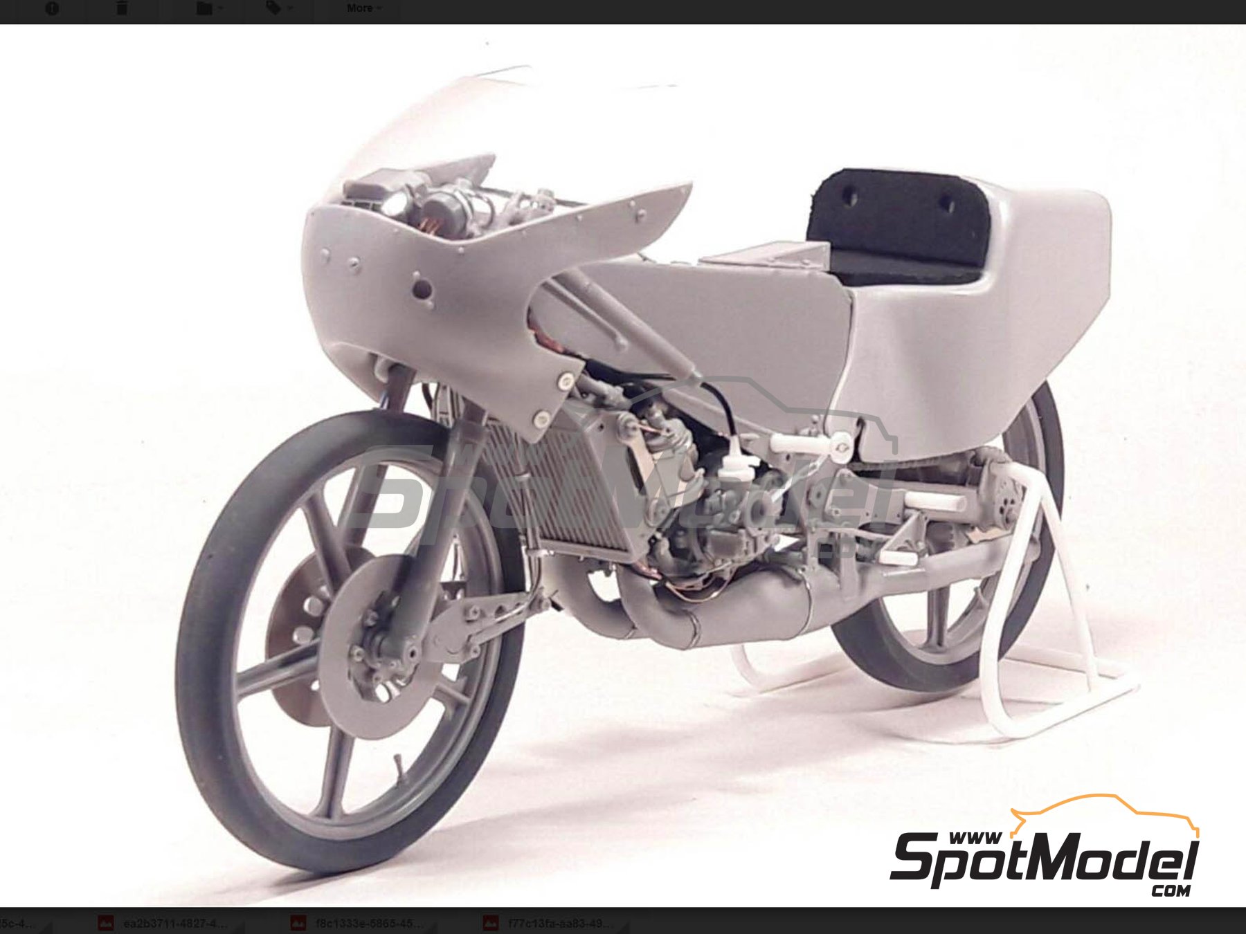 Image 6: Garelli 125cc sponsored by MDS - Motorcycle World Championship 1985 | Motorbike scale model kit in 1/12 scale manufactured by Brach Model (ref.&nbsp;BM-VR03, also 4589936678218)