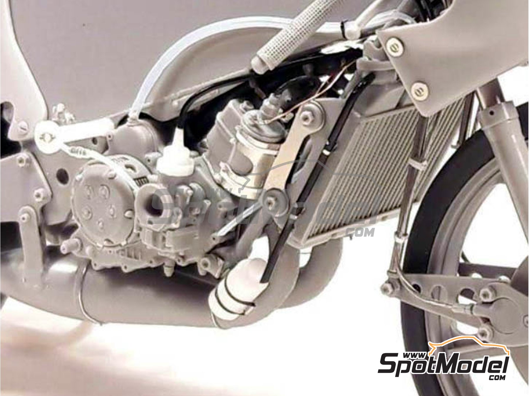 Image 4: Garelli 125cc - Campeonato del Mundo de Motociclismo 1984 | Maqueta de moto en escala 1/12 fabricado por Brach Model (ref. BM-VR04, tambien 4589936679994)