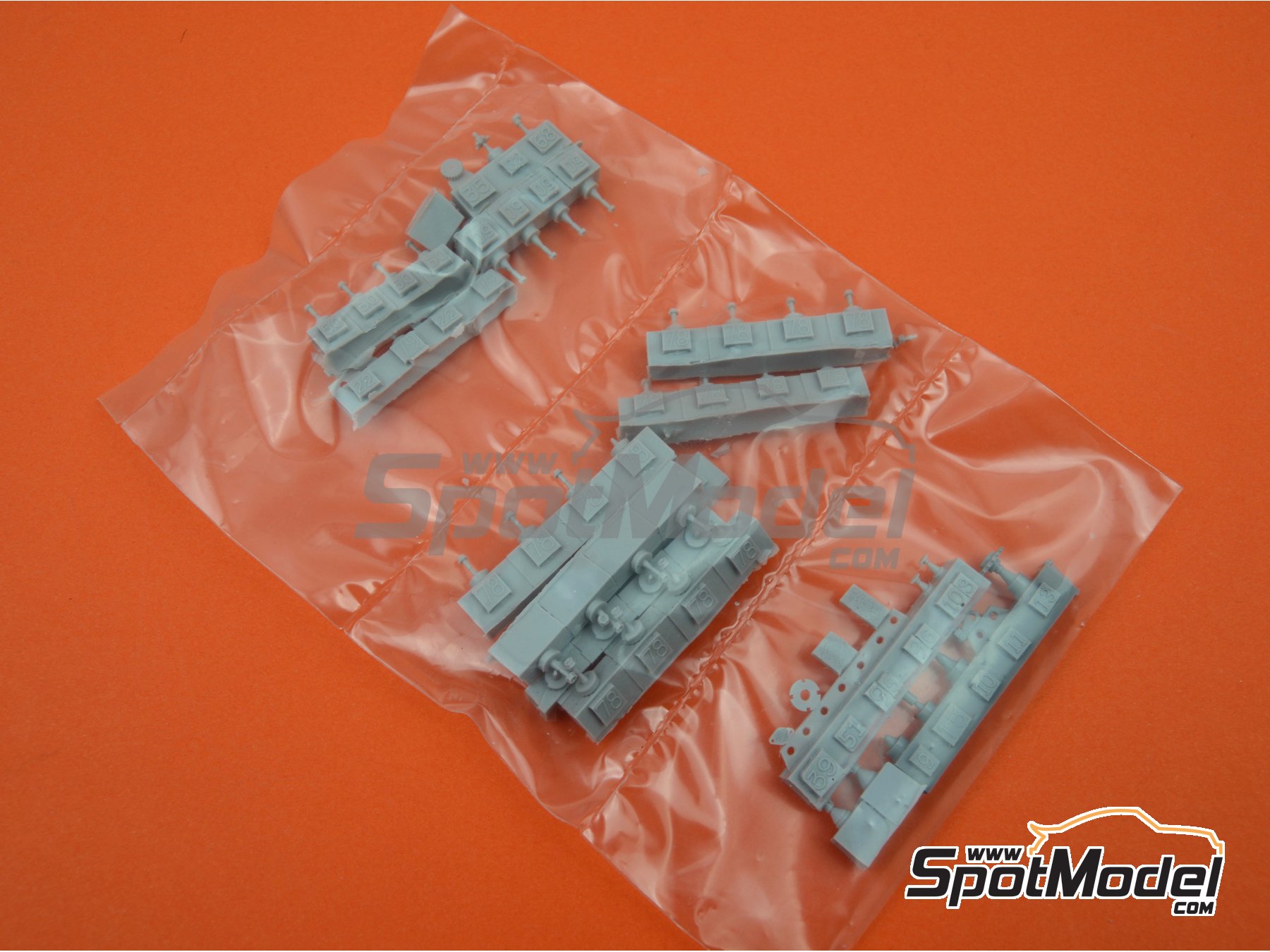 Image 8: Garelli 125cc - Campeonato del Mundo de Motociclismo 1984 | Maqueta de moto en escala 1/12 fabricado por Brach Model (ref. BM-VR04, tambien 4589936679994)