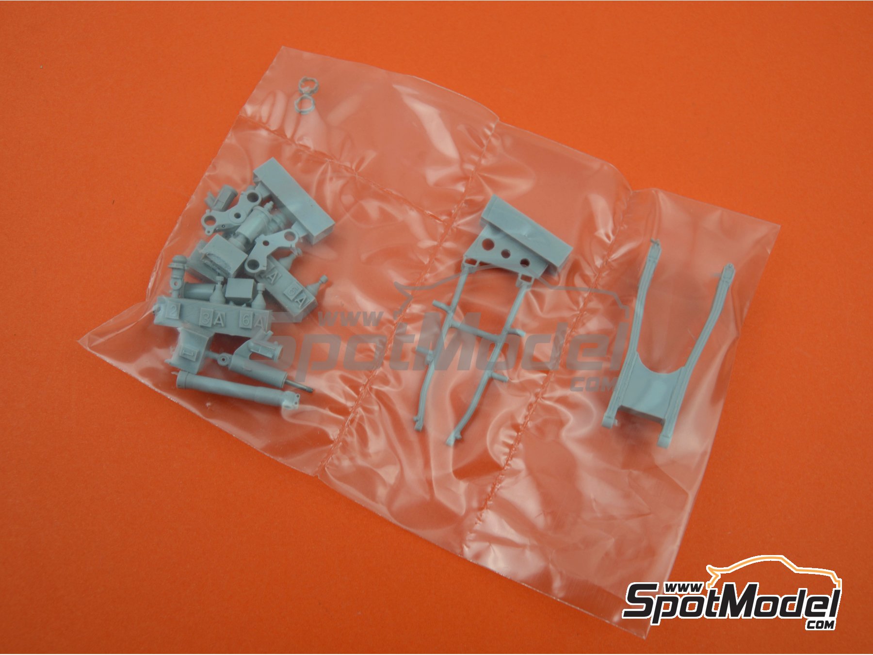 Image 10: Garelli 125cc - Campeonato del Mundo de Motociclismo 1984 | Maqueta de moto en escala 1/12 fabricado por Brach Model (ref. BM-VR04, tambien 4589936679994)