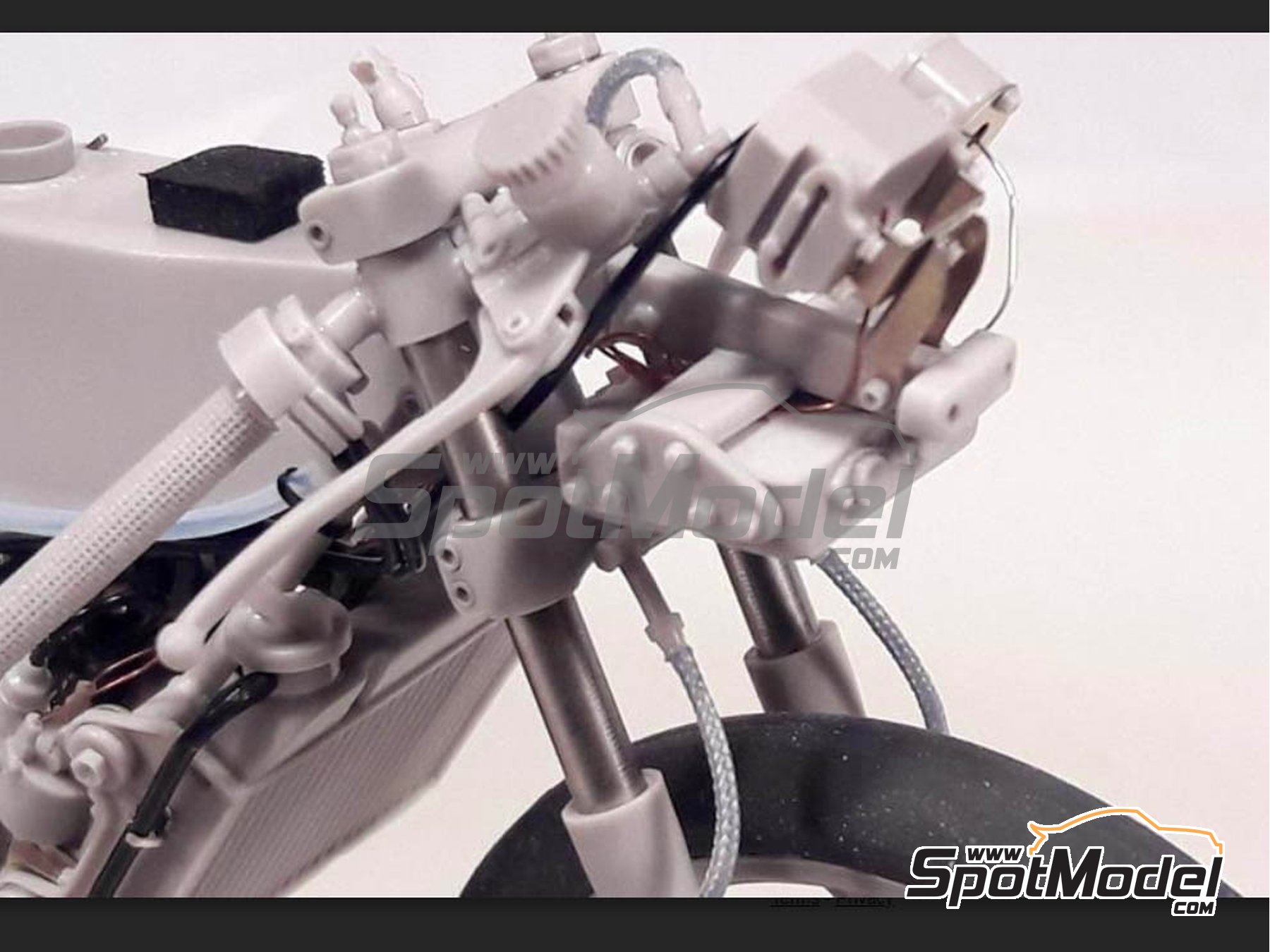 Image 3: Minarelli 125cc - Motorcycle World Championship 1981 | Motorbike scale model kit in 1/12 scale manufactured by Brach Model (ref.&nbsp;BM-VR06, also 4573105620382)