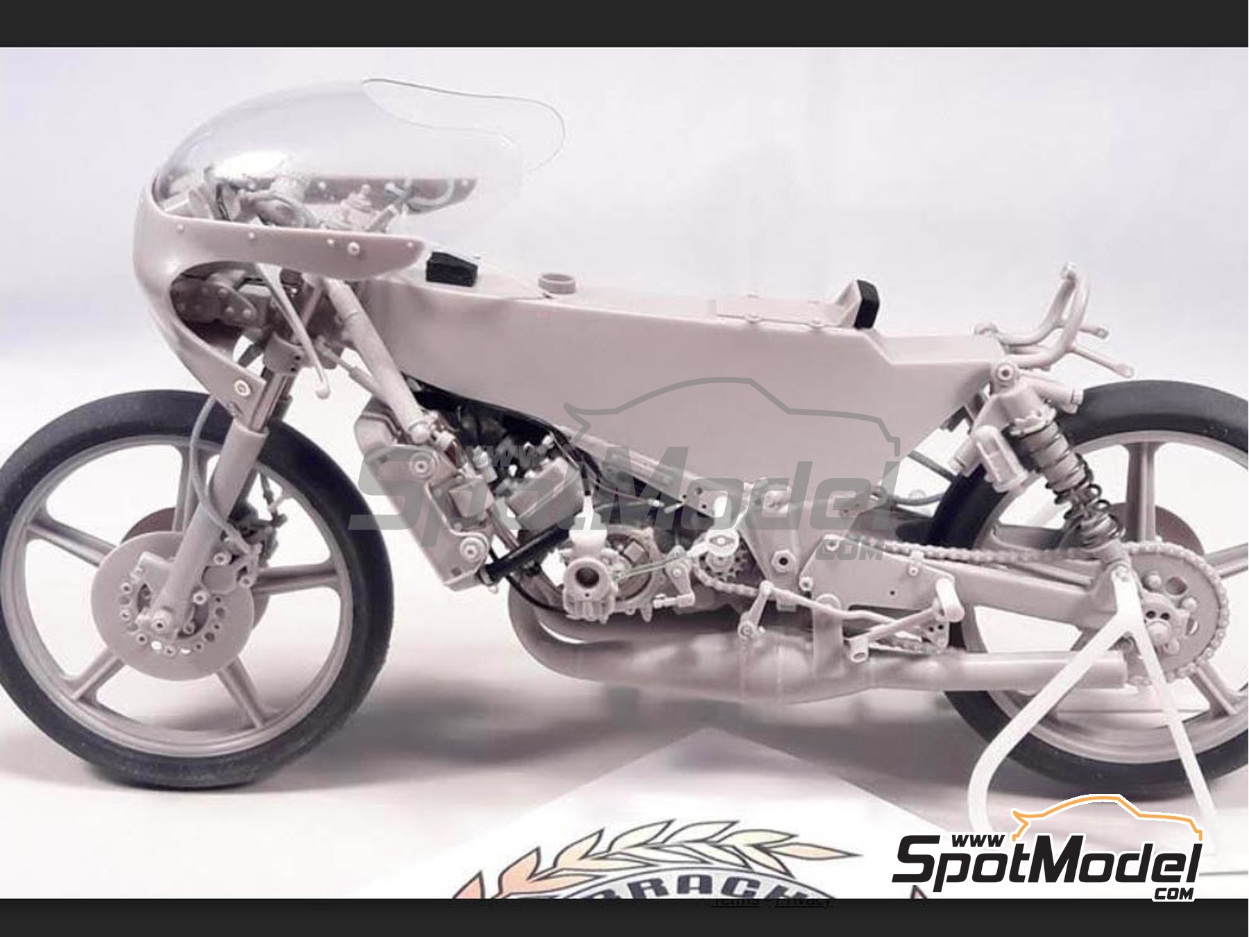 Image 12: Minarelli 125cc - Motorcycle World Championship 1981 | Motorbike scale model kit in 1/12 scale manufactured by Brach Model (ref.&nbsp;BM-VR06, also 4573105620382)