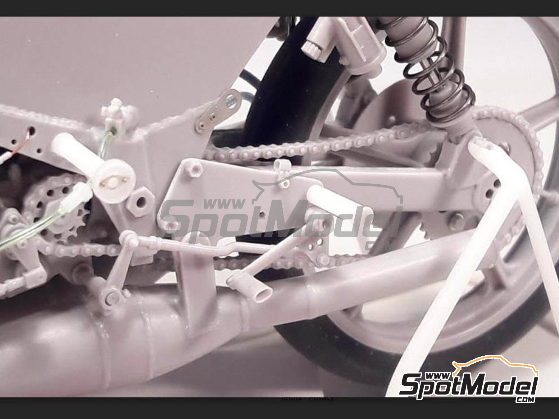 Image 13: Minarelli 125cc - Motorcycle World Championship 1981 | Motorbike scale model kit in 1/12 scale manufactured by Brach Model (ref.&nbsp;BM-VR06, also 4573105620382)