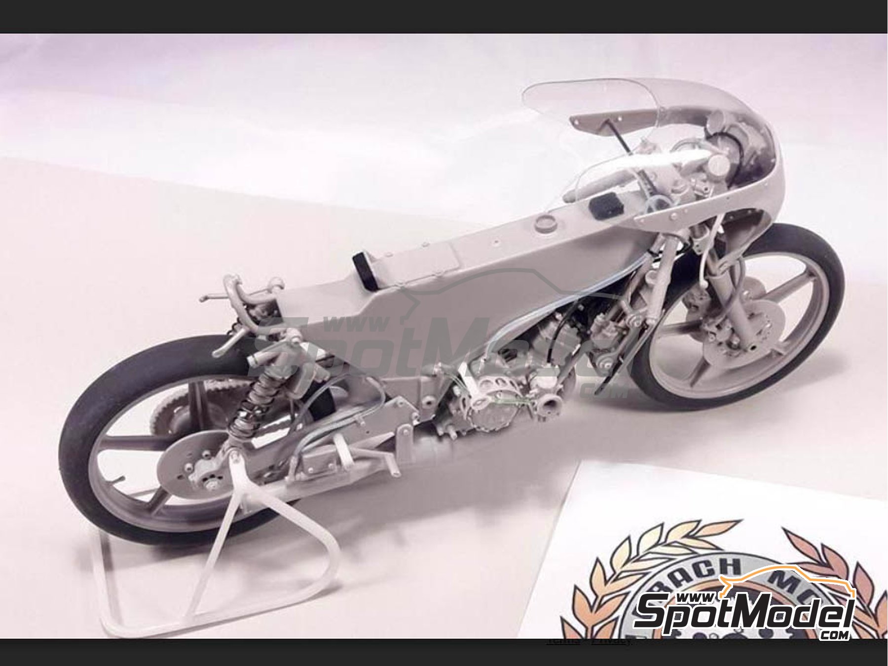 Image 16: Minarelli 125cc - Motorcycle World Championship 1981 | Motorbike scale model kit in 1/12 scale manufactured by Brach Model (ref.&nbsp;BM-VR06, also 4573105620382)