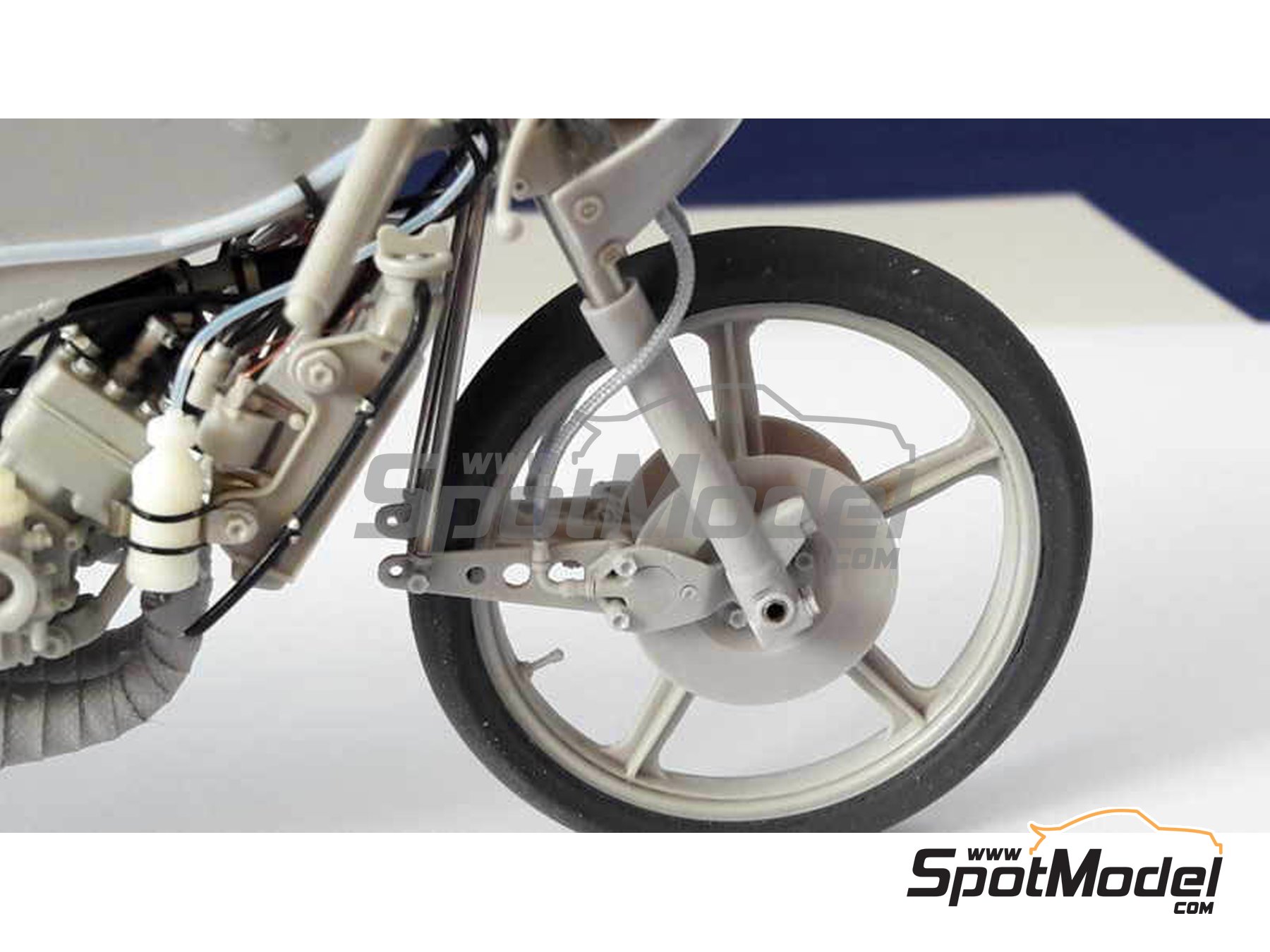 Image 5: Garelli 125cc - Campeonato del Mundo de Motociclismo 1982 | Maqueta de moto en escala 1/12 fabricado por Brach Model (ref. BM-VR10)