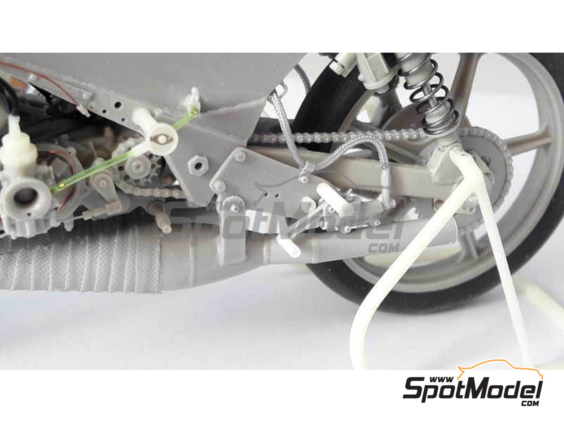 Image 10: Garelli 125cc - Campeonato del Mundo de Motociclismo 1982 | Maqueta de moto en escala 1/12 fabricado por Brach Model (ref. BM-VR10)