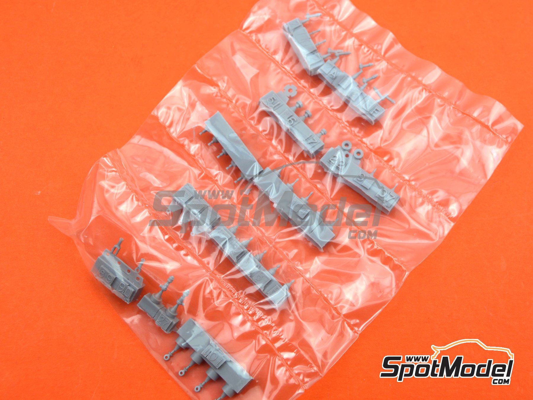 Image 25: Garelli 125cc - Campeonato del Mundo de Motociclismo 1982 | Maqueta de moto en escala 1/12 fabricado por Brach Model (ref. BM-VR10)