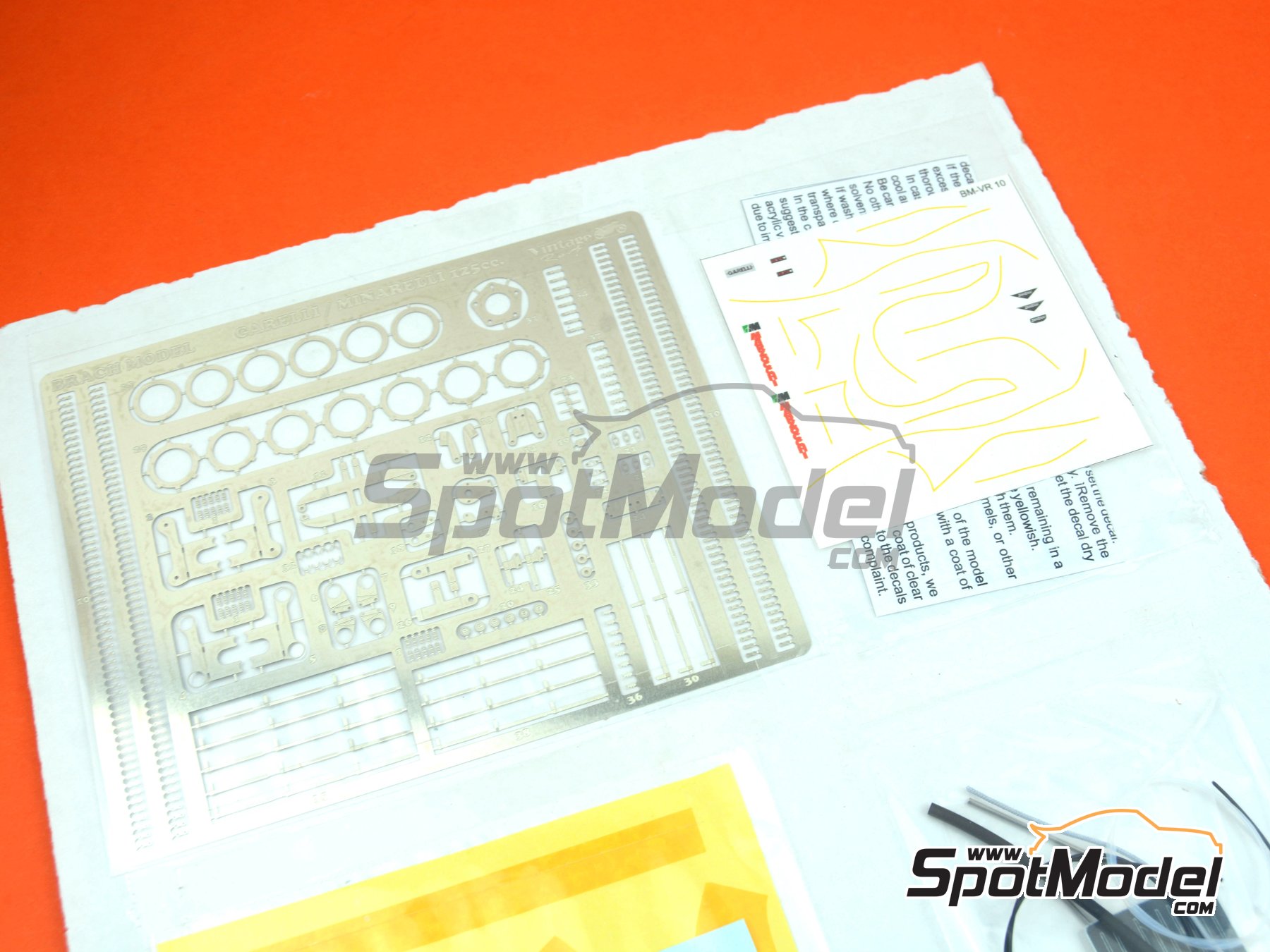 Image 33: Garelli 125cc - Campeonato del Mundo de Motociclismo 1982 | Maqueta de moto en escala 1/12 fabricado por Brach Model (ref. BM-VR10)
