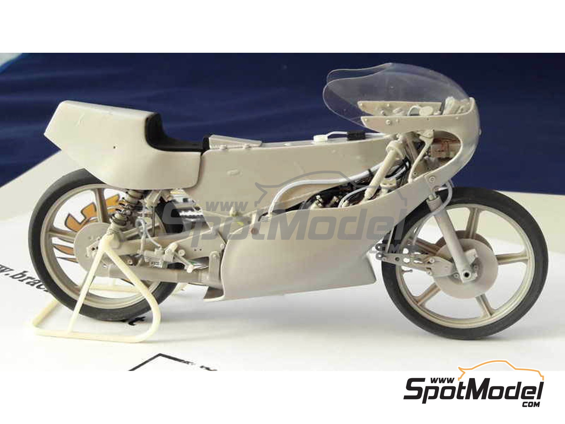 Image 12: Garelli 125cc - Campeonato del Mundo de Motociclismo 1982 | Maqueta de moto en escala&nbsp;1/12 fabricado por Brach Model (ref.&nbsp;BM-VR11)