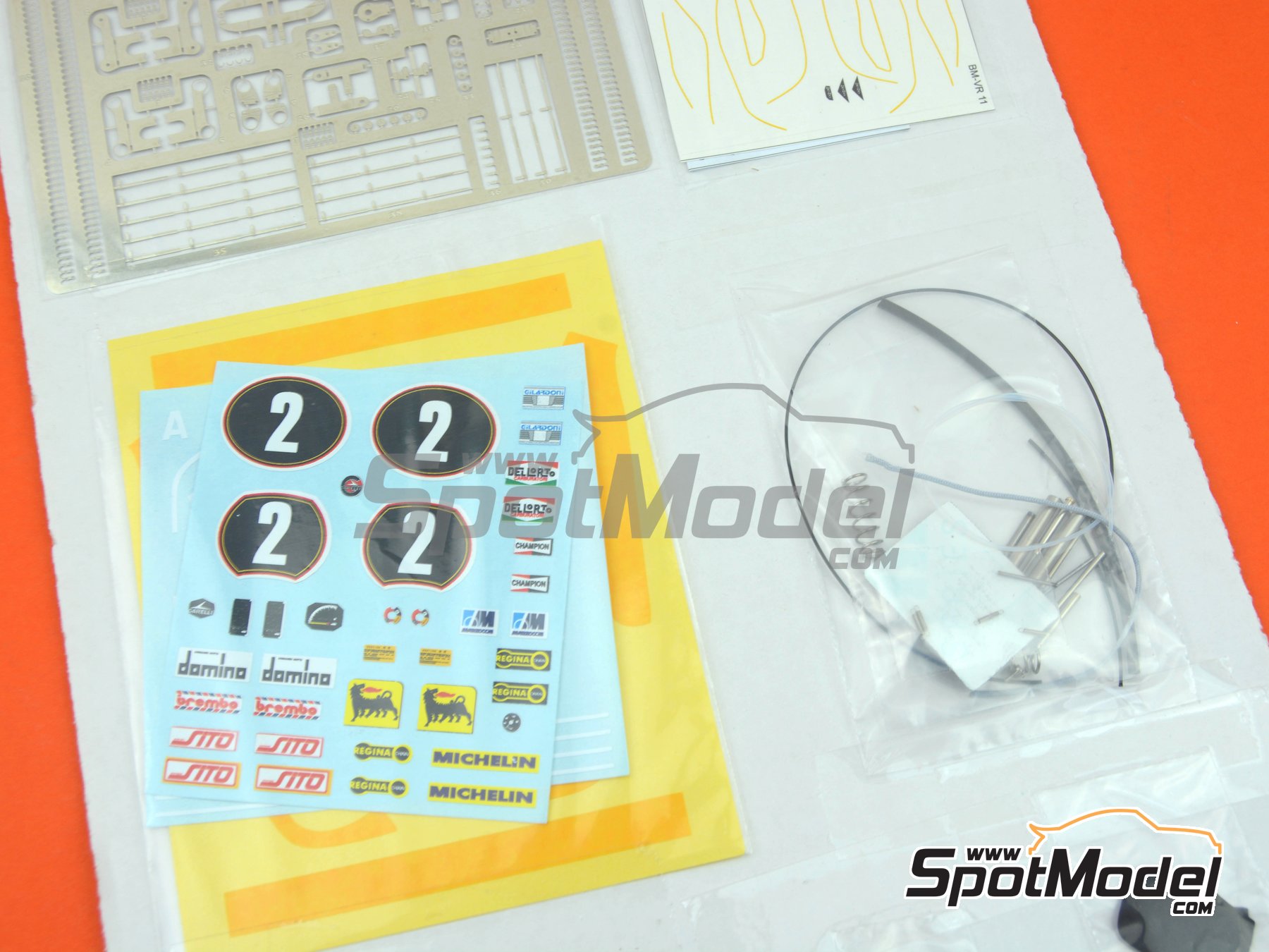Image 16: Garelli 125cc - Campeonato del Mundo de Motociclismo 1982 | Maqueta de moto en escala&nbsp;1/12 fabricado por Brach Model (ref.&nbsp;BM-VR11)