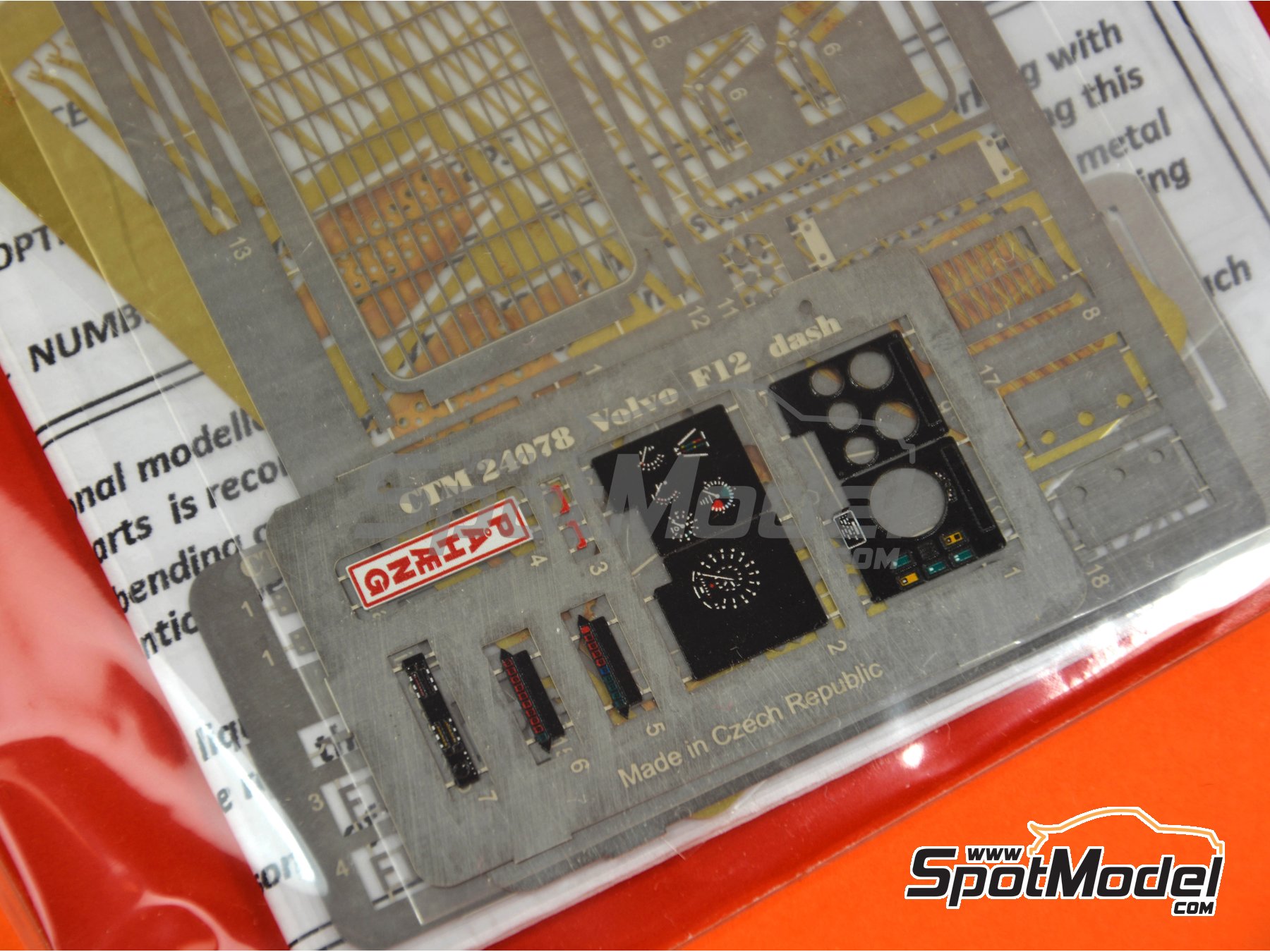 Image 3: Volvo F12 Globetrotter | Set de mejora y detallado en escala 1/24 fabricado por Czech Truck Model (ref. CTM001)