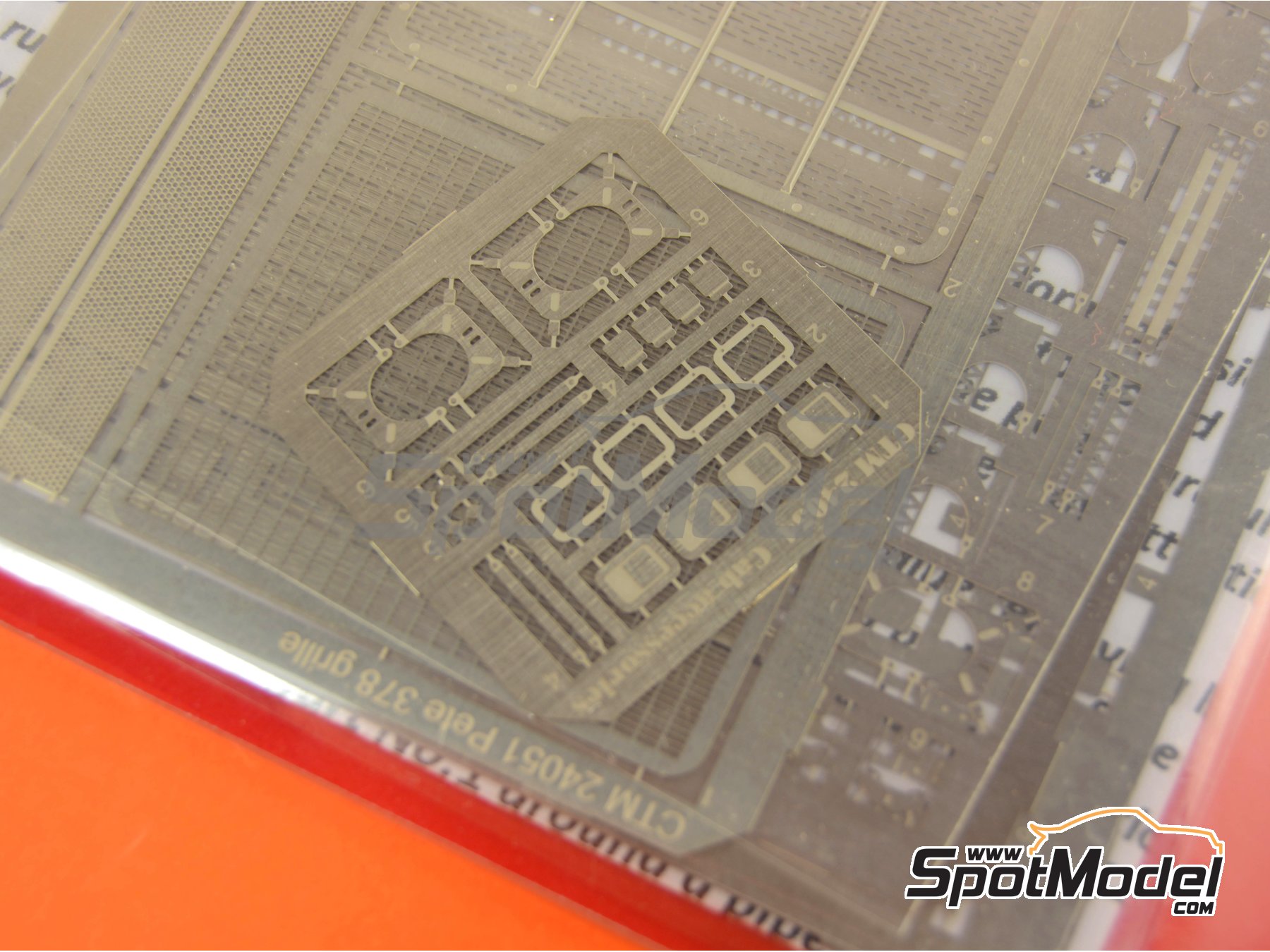 Image 3: Peterbilt 378 | Set de mejora y detallado en escala 1/24 fabricado por Czech Truck Model (ref. CTM008)