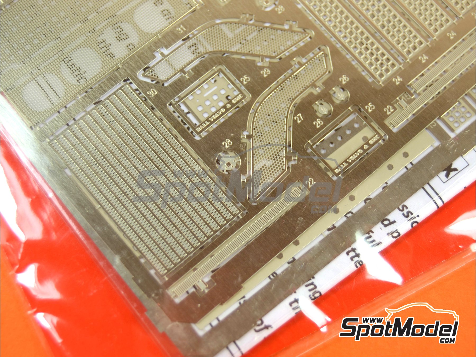 Image 4: Volvo VN, VNL | Set de mejora y detallado en escala&nbsp;1/24 fabricado por Czech Truck Model (ref.&nbsp;CTM023)