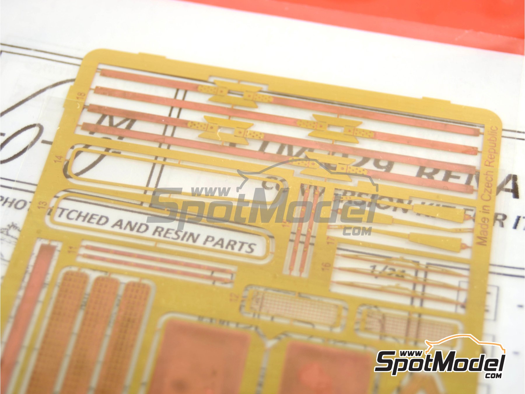 Image 2: Berliet R305 - R350 / Renault R | Detail up set in 1/24 scale manufactured by Czech Truck Model (ref.&nbsp;CTM029)