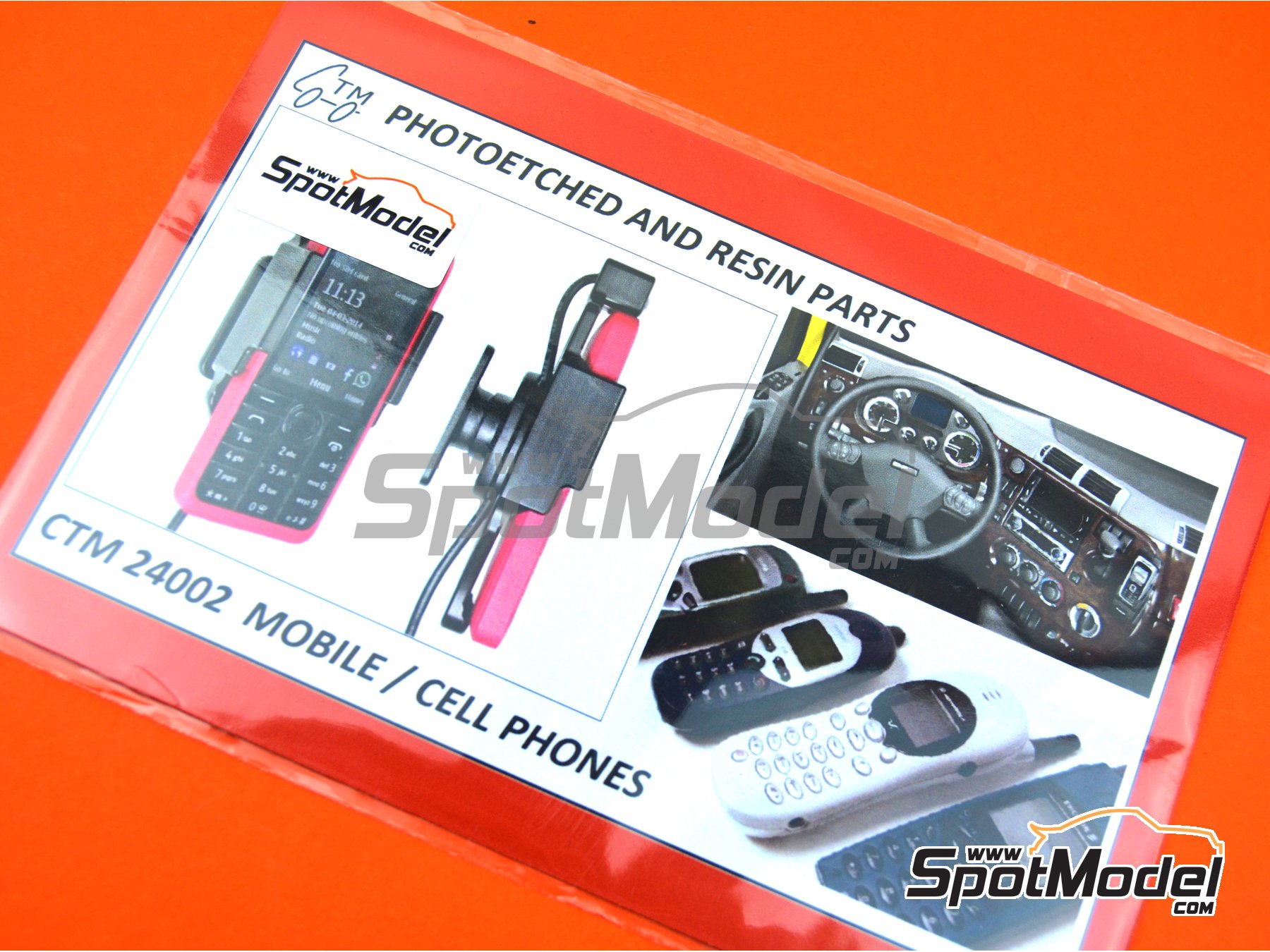 Image 5: Cell phones | Detail in 1/24 scale manufactured by Czech Truck Model (ref.&nbsp;CTM24002)