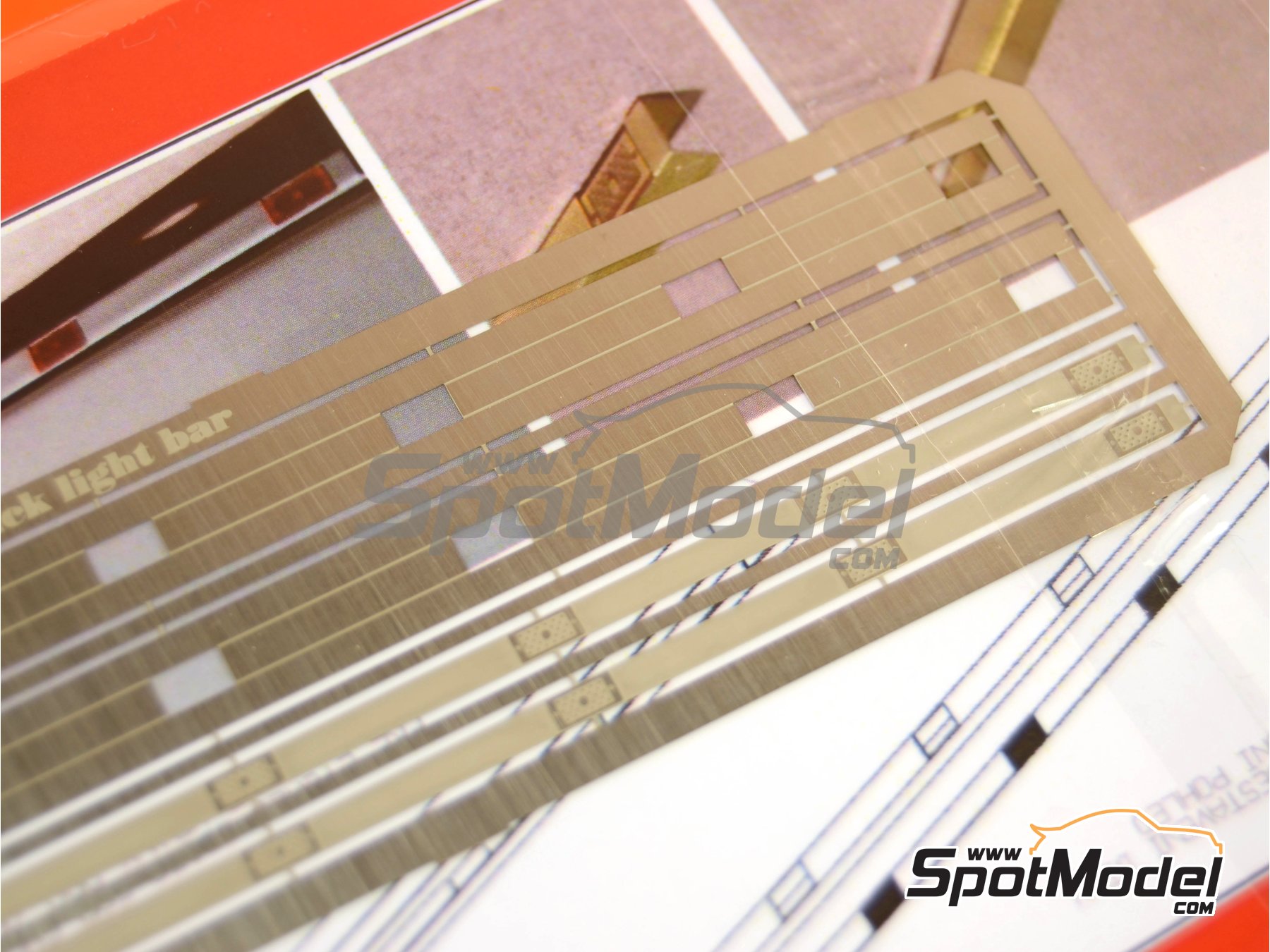 Image 2: Euro custom truck light bar | Lights in 1/24 scale manufactured by Czech Truck Model (ref.&nbsp;CTM24057)