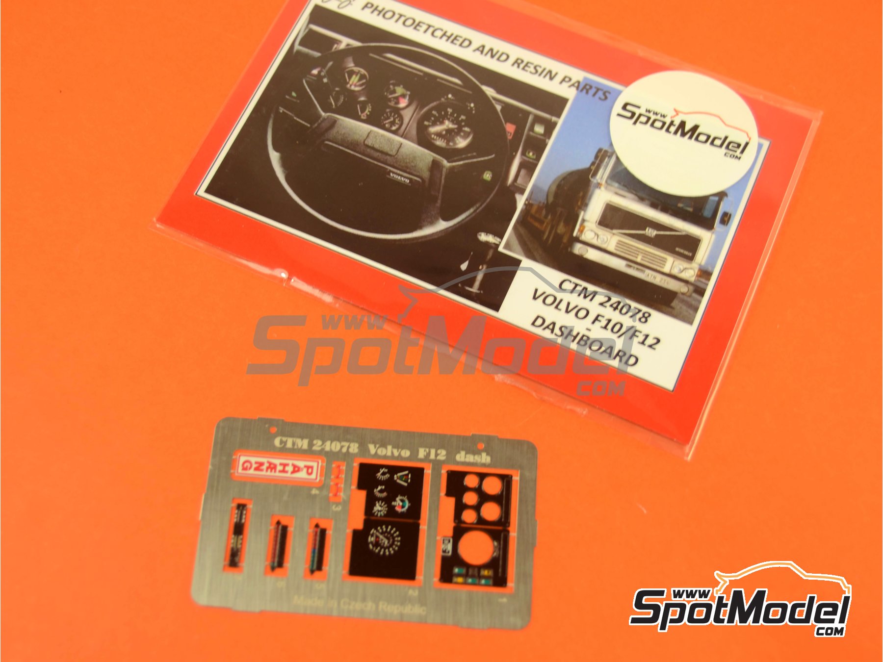 Image 3: Volvo F10 y Volvo F12 | Salpicadero en escala&nbsp;1/24 fabricado por Czech Truck Model (ref.&nbsp;CTM24078)