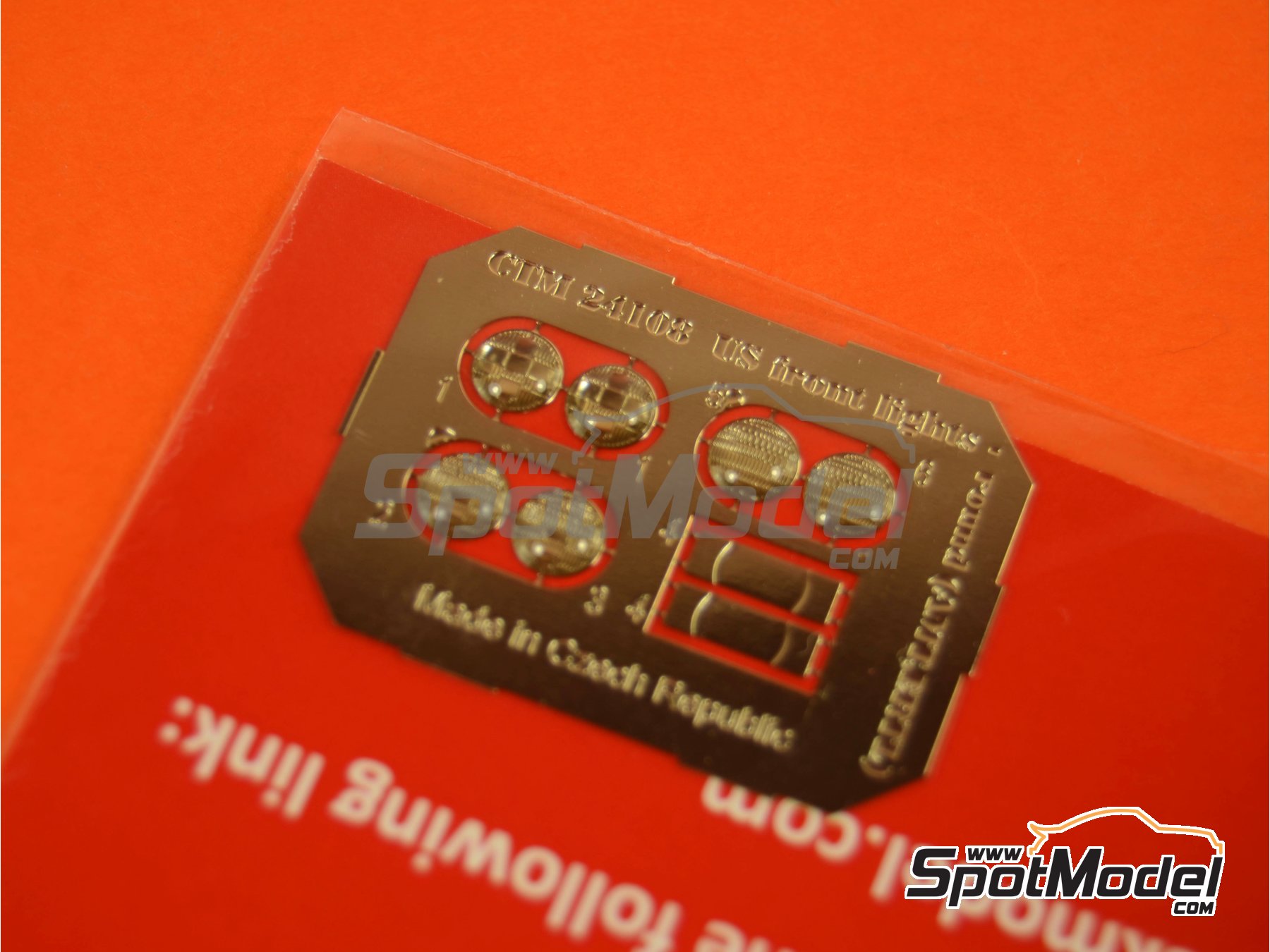 Image 2: US front lights round | Lights in 1/25 scale manufactured by Czech Truck Model (ref.&nbsp;CTM24108)