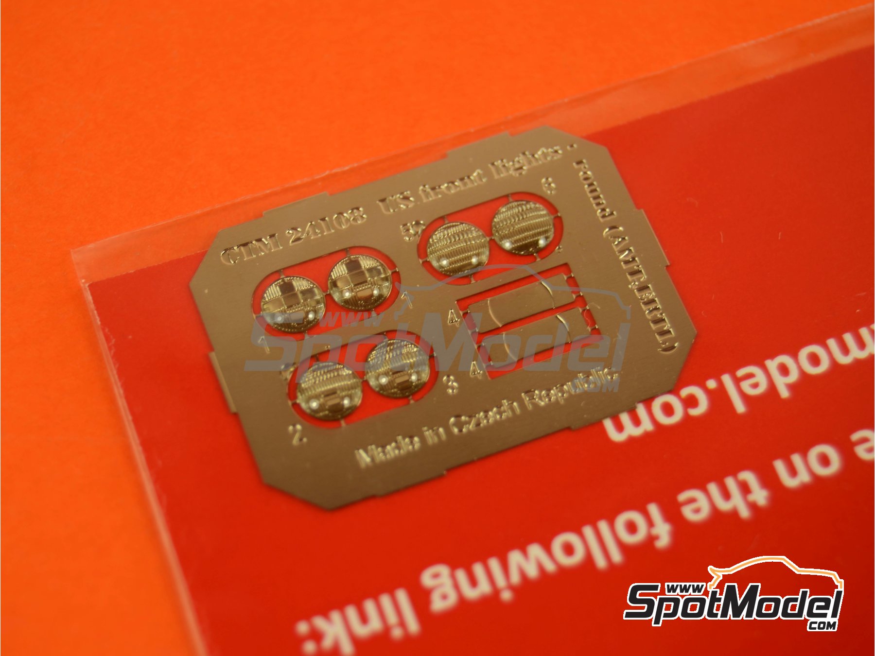 Image 3: US front lights round | Lights in 1/25 scale manufactured by Czech Truck Model (ref.&nbsp;CTM24108)