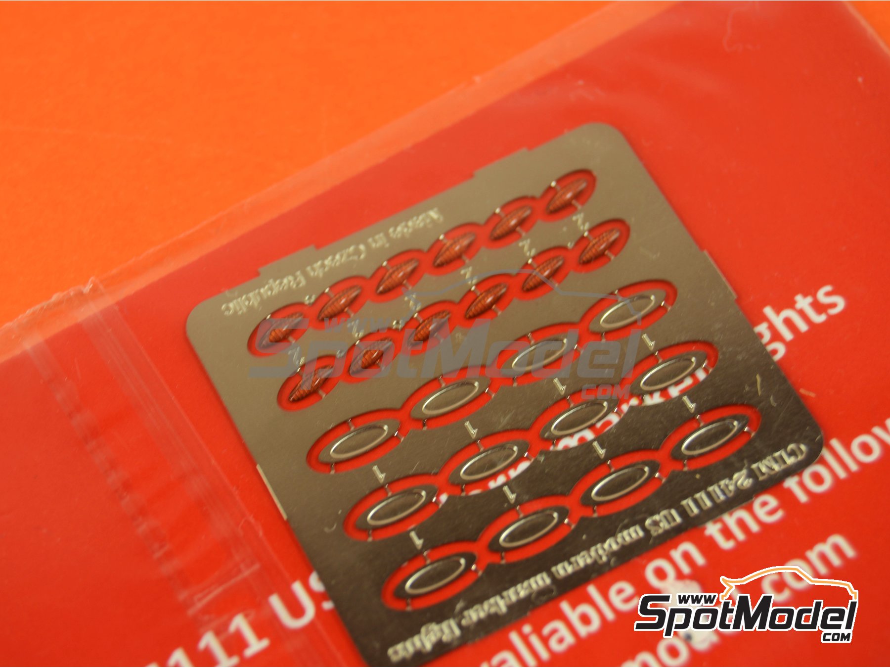 Image 3: Luces modernas de tipo Americano | Luces en escala 1/24 fabricado por Czech Truck Model (ref. CTM24111)