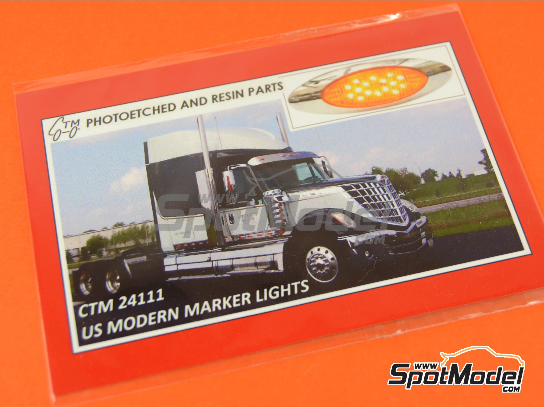 Image 4: Luces modernas de tipo Americano | Luces en escala 1/24 fabricado por Czech Truck Model (ref. CTM24111)