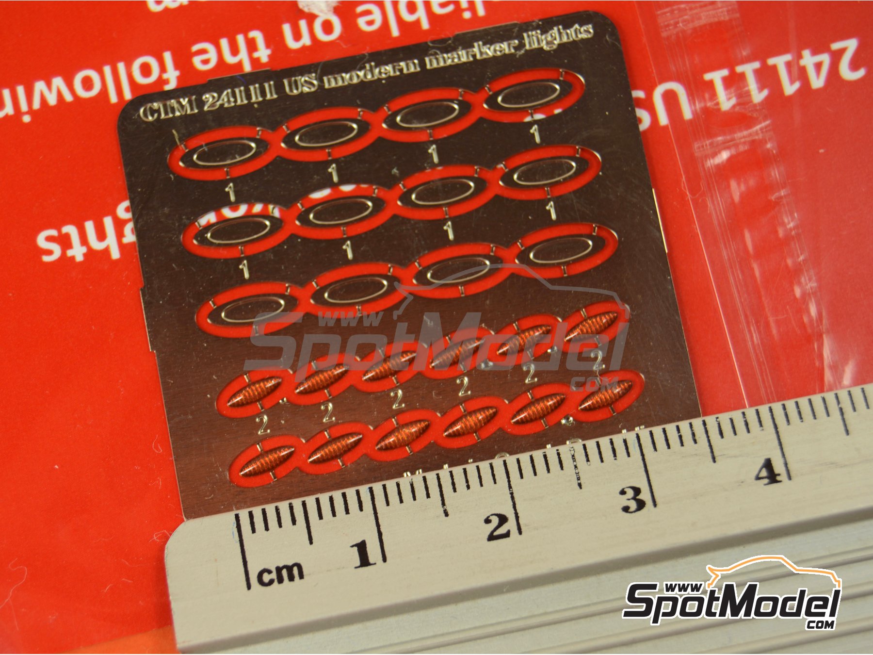 Image 5: Luces modernas de tipo Americano | Luces en escala 1/24 fabricado por Czech Truck Model (ref. CTM24111)