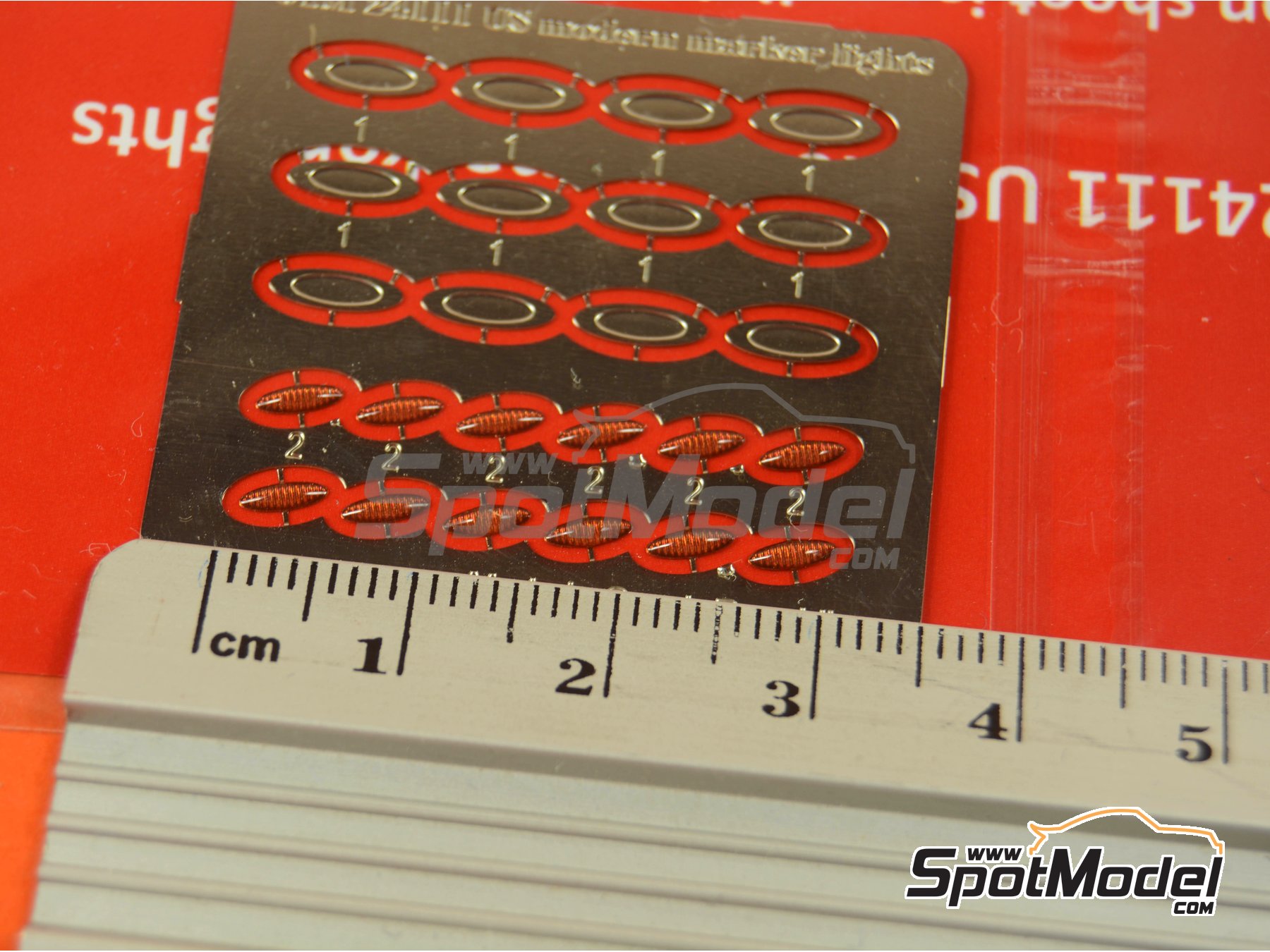 Image 6: Luces modernas de tipo Americano | Luces en escala 1/24 fabricado por Czech Truck Model (ref. CTM24111)