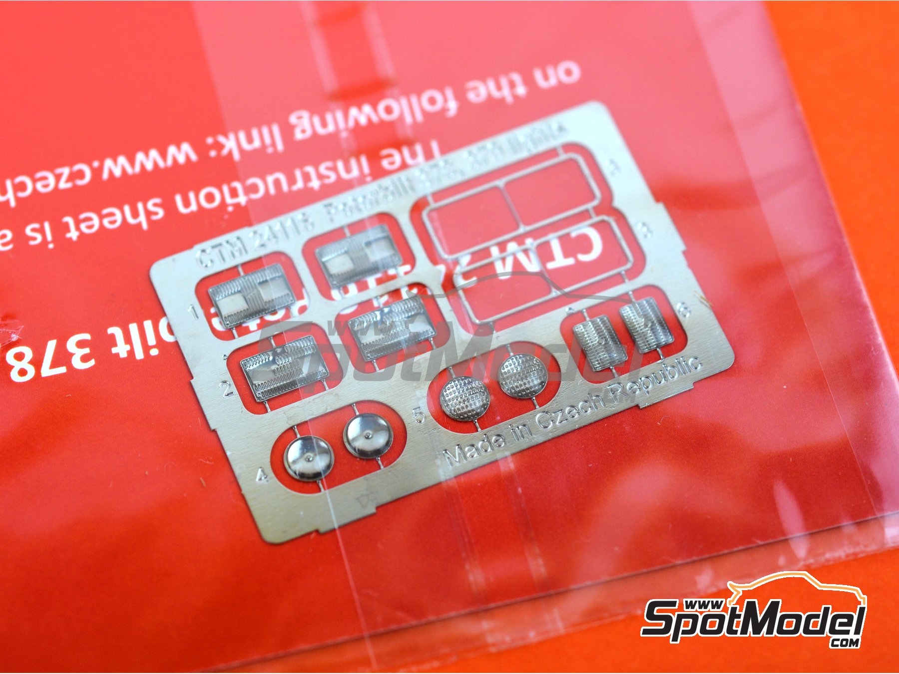 Image 1: Peterbilt 378 / 379 | Luces en escala&nbsp;1/24 fabricado por Czech Truck Model (ref.&nbsp;CTM24116)