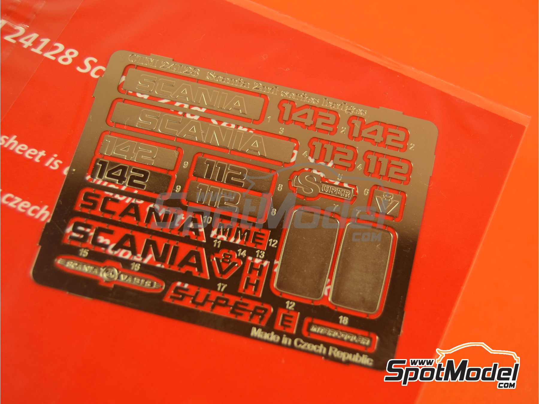 Image 2: Scania serie 2 | Insignias en escala&nbsp;1/24 fabricado por Czech Truck Model (ref.&nbsp;CTM24128)