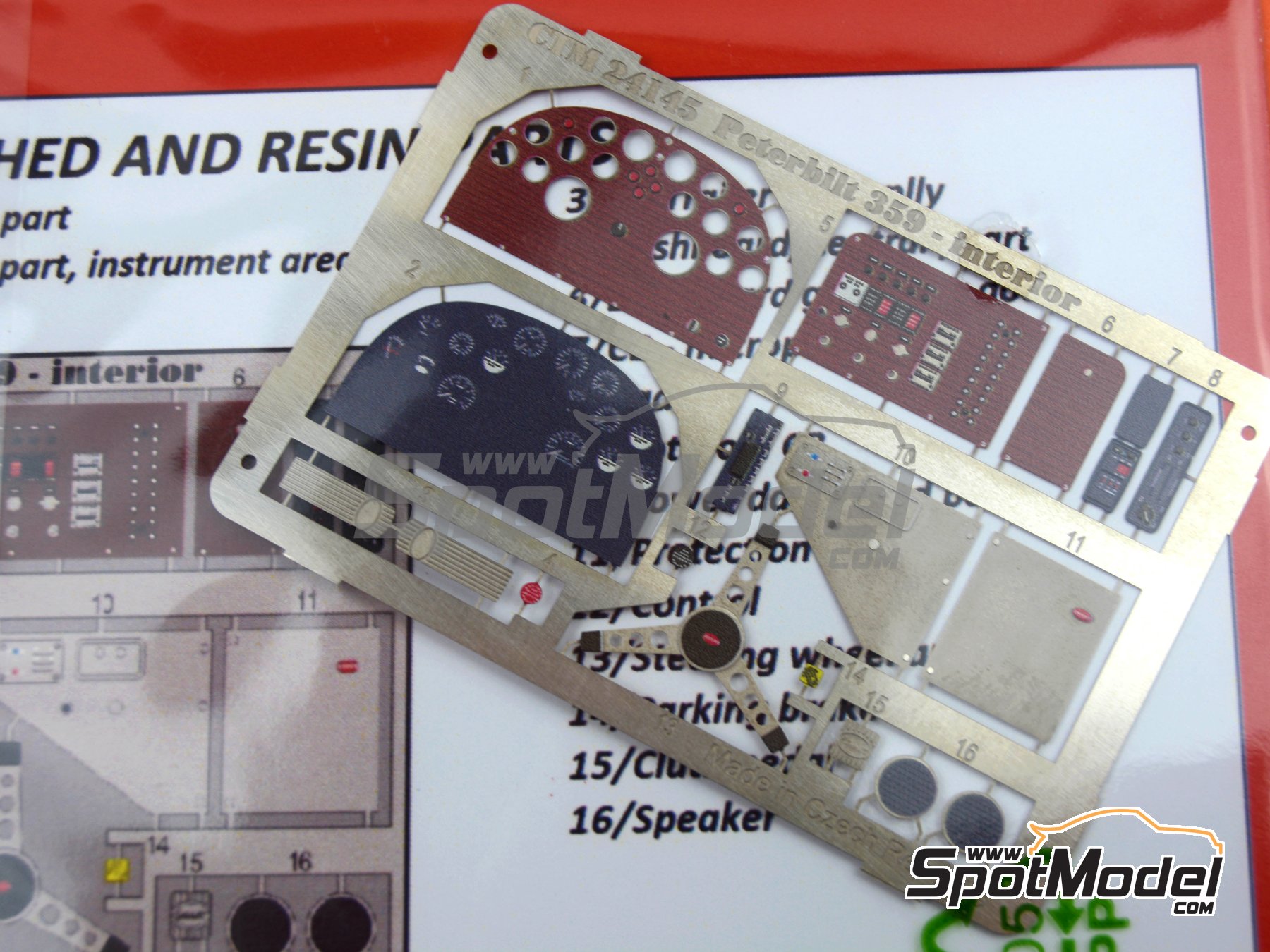 Image 7: Peterbilt 359 | Salpicadero en escala 1/24 fabricado por Czech Truck Model (ref. CTM24145)