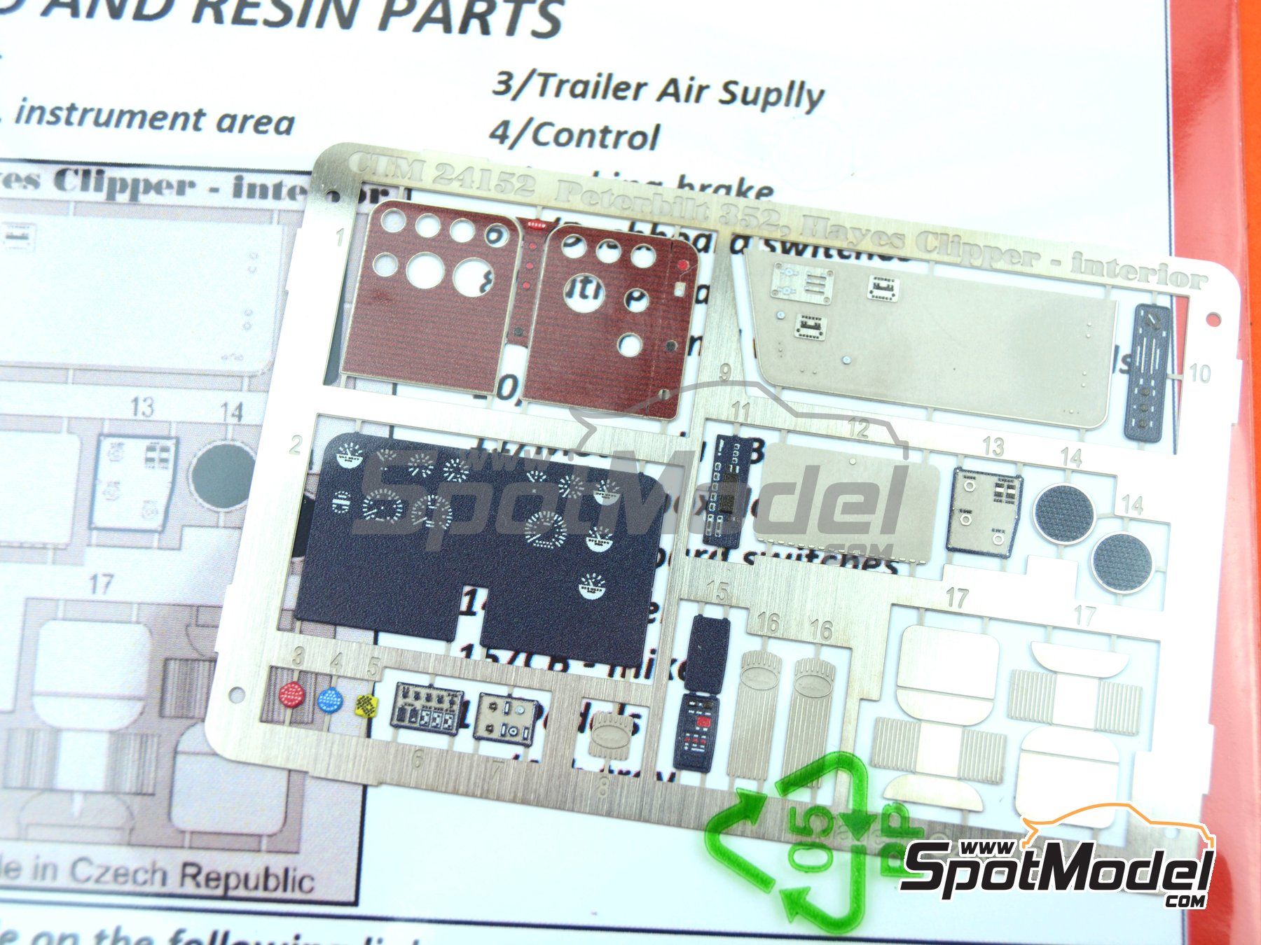 Image 5: Peterbilt 352 / Hayes Clipper | Salpicadero en escala&nbsp;1/25 fabricado por Czech Truck Model (ref.&nbsp;CTM24152)