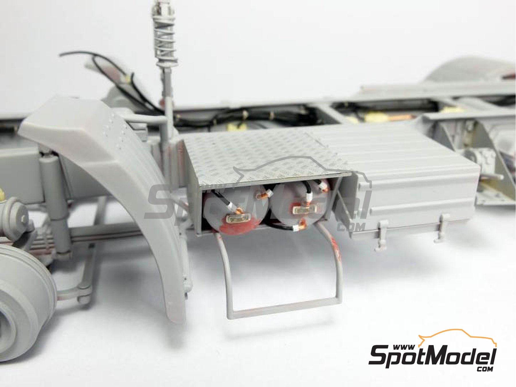 Image 1: Air tank data plates | Detail in 1/24 scale manufactured by Czech Truck Model (ref.&nbsp;CTM24189)