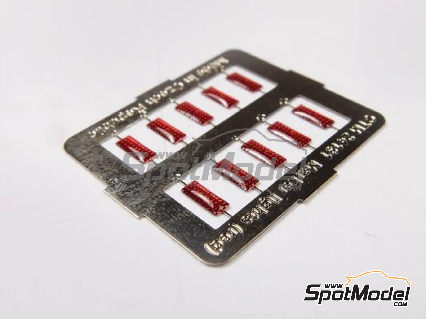 Image 2: Luces de posición rojas | Luces en escala 1/24 fabricado por Czech Truck Model (ref. CTM24191)