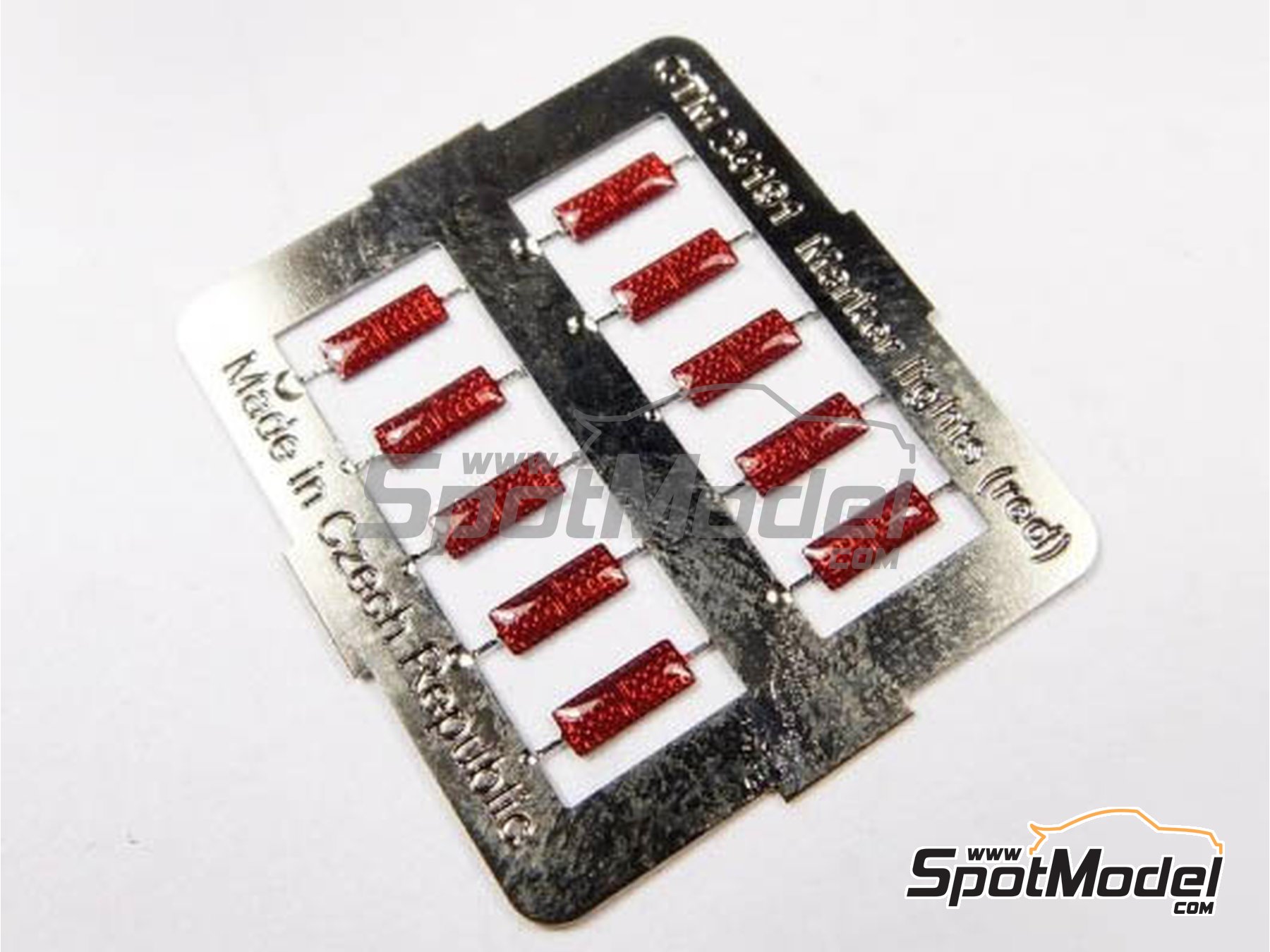 Image 3: Luces de posición rojas | Luces en escala 1/24 fabricado por Czech Truck Model (ref. CTM24191)