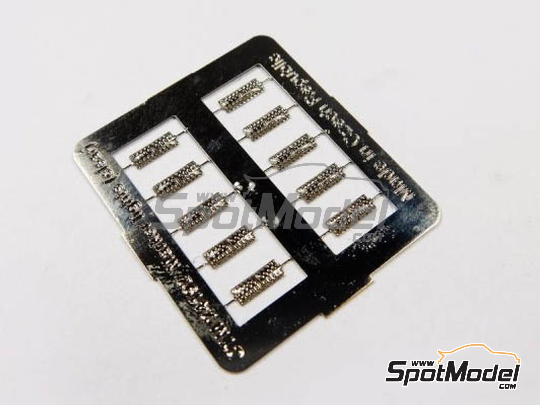 Image 2: Luces de posición transparentes | Luces en escala 1/24 fabricado por Czech Truck Model (ref. CTM24192)