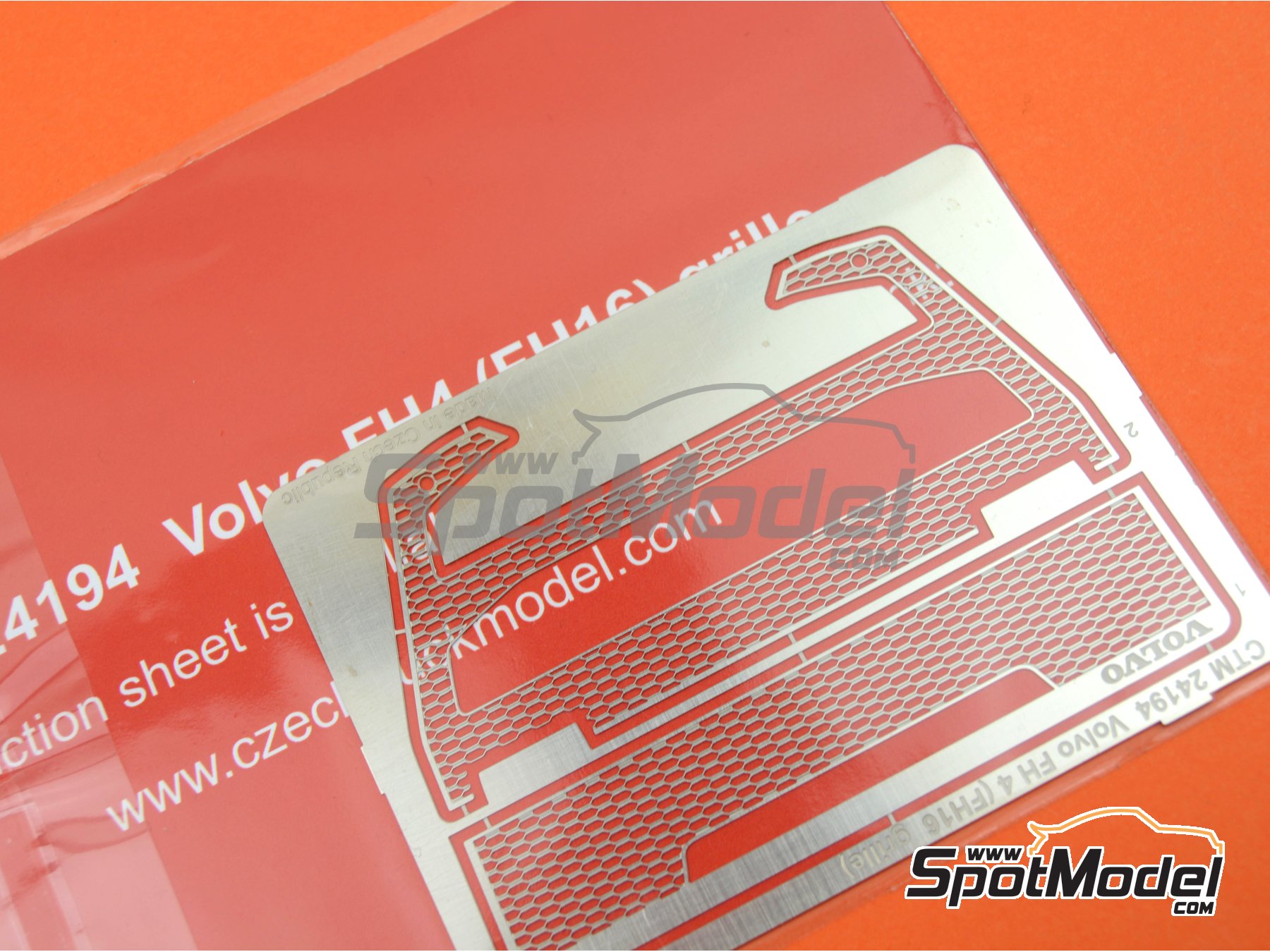 Image 6: Rejilla del Volvo FH16 para el Volvo FH4 | Set de mejora y detallado en escala 1/24 fabricado por Czech Truck Model (ref. CTM24194)