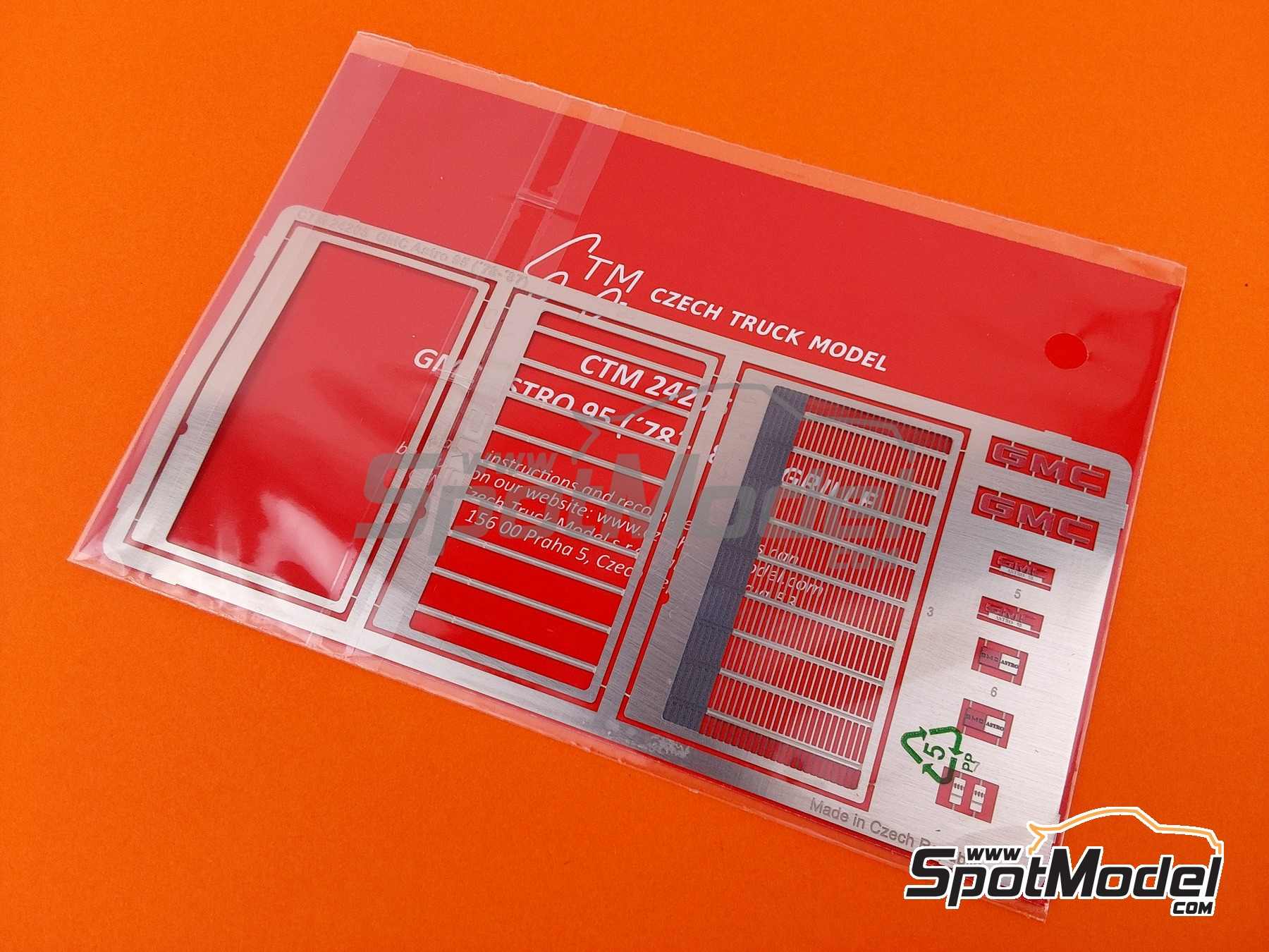 Image 5: GMC Astro 95 -  1978-1987 | Detail up set in 1/25 scale manufactured by Czech Truck Model (ref.&nbsp;CTM24205)