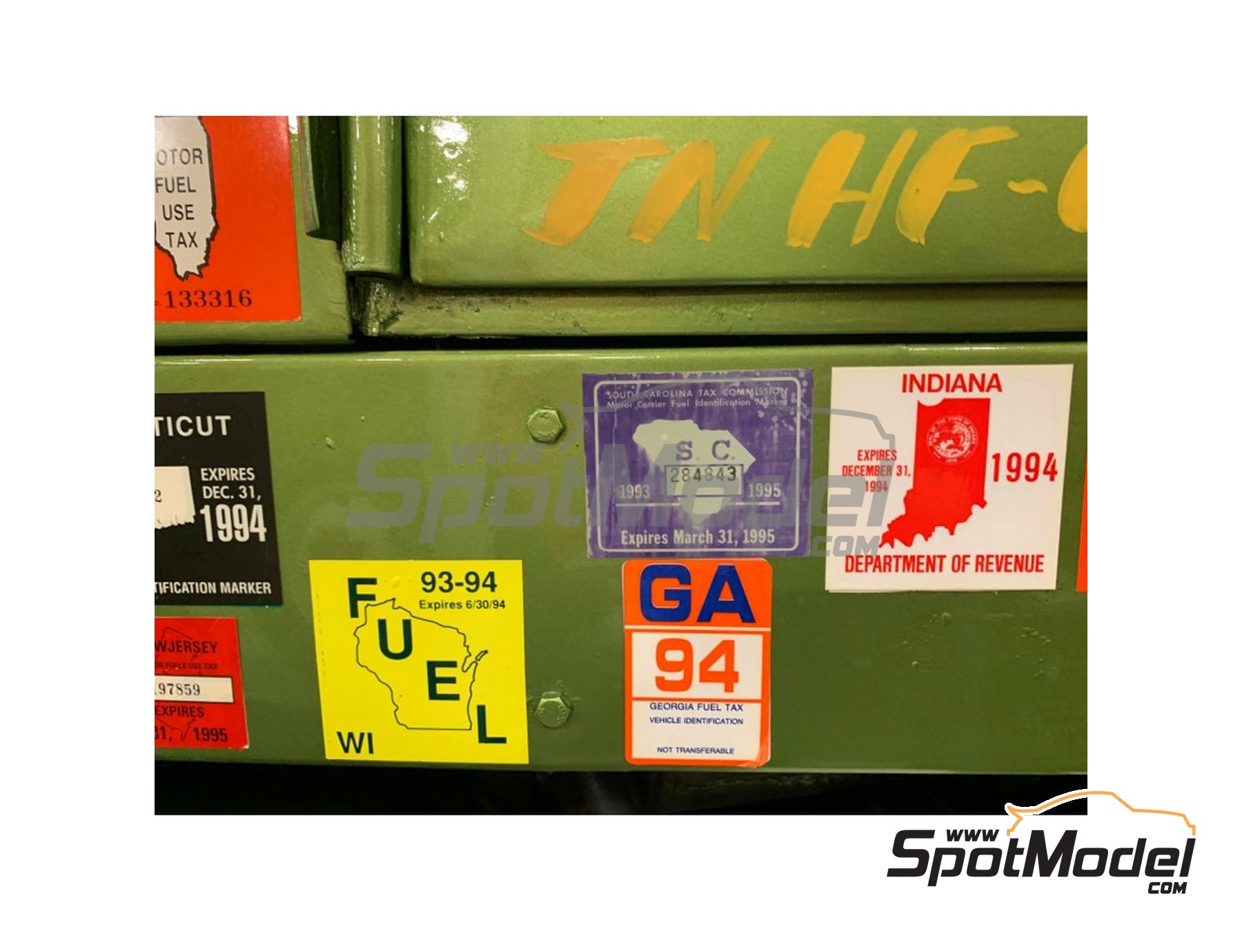 Image 9: Distintivos de repostaje | Logotipos en escala 1/24 fabricado por Czech Truck Model (ref. CTM24217)