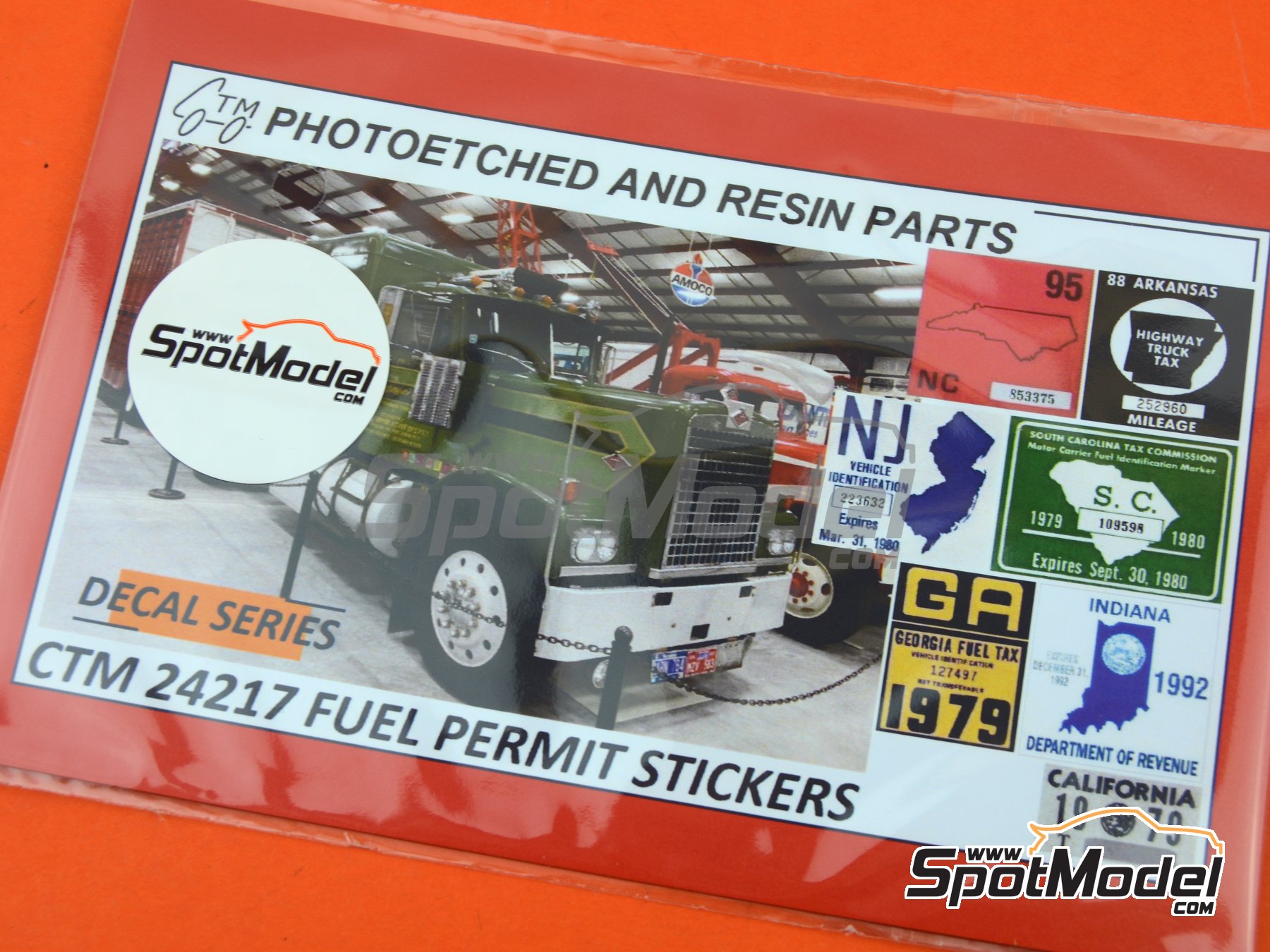 Image 10: Distintivos de repostaje | Logotipos en escala 1/24 fabricado por Czech Truck Model (ref. CTM24217)