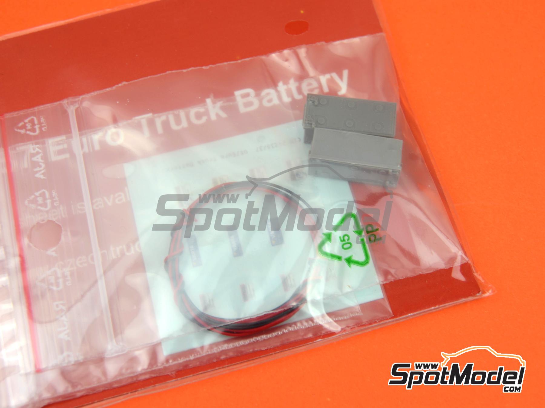 Image 9: Bateria de 24 voltios para camiones europeos | Detalle en escala 1/24 fabricado por Czech Truck Model (ref. CTM24237)