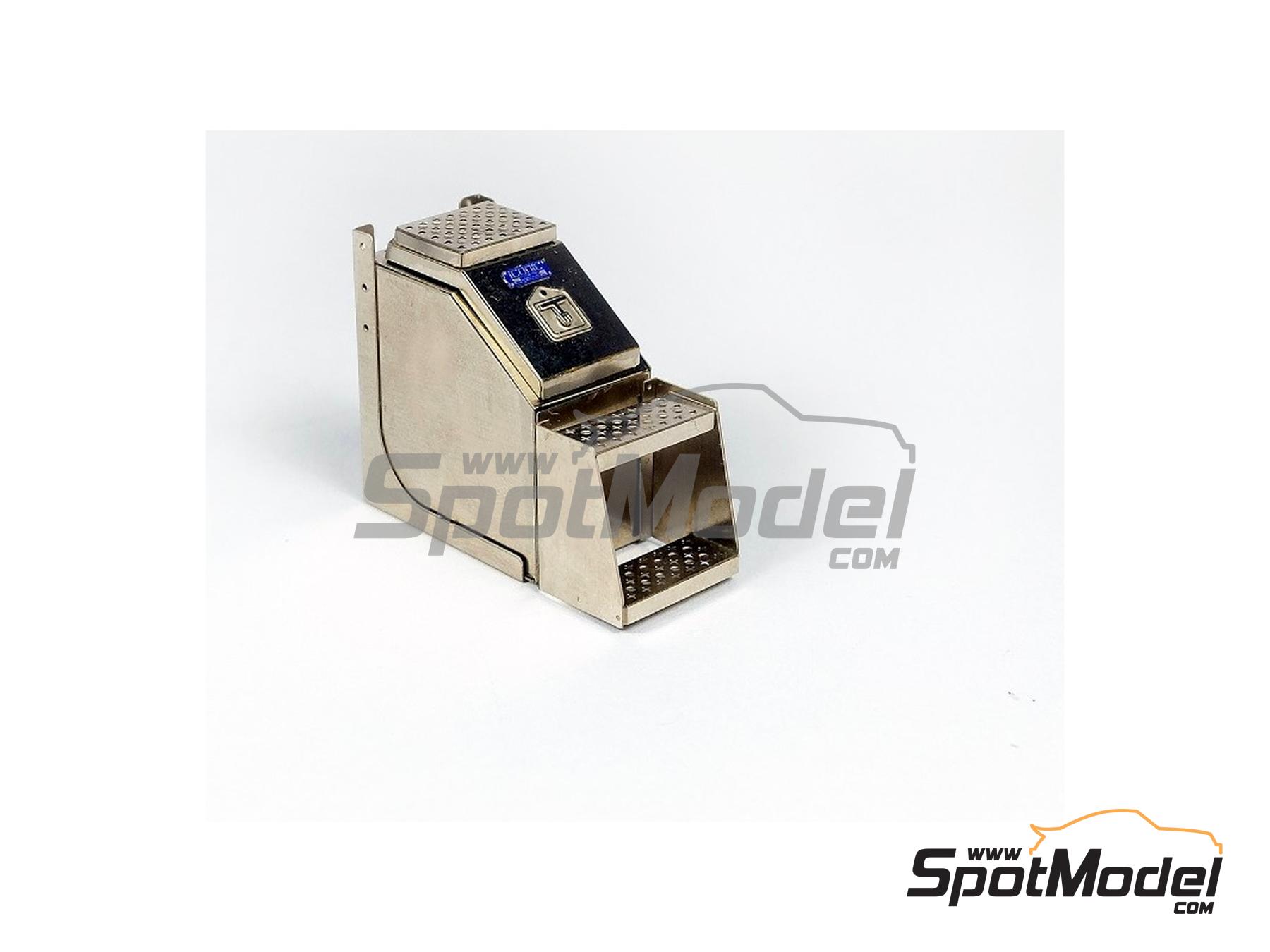 Image 3: 12 inches Big Mouth Semi Truck Step Box | Detail in 1/24 scale manufactured by Czech Truck Model (ref.&nbsp;CTM24263, also 24263)