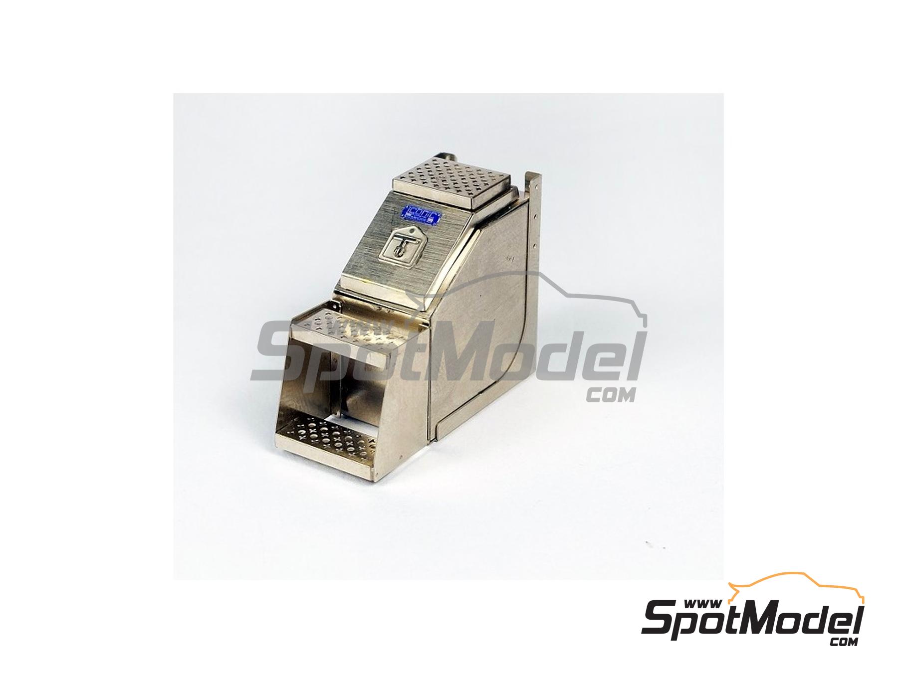 Image 4: 12 inches Big Mouth Semi Truck Step Box | Detail in 1/24 scale manufactured by Czech Truck Model (ref.&nbsp;CTM24263, also 24263)