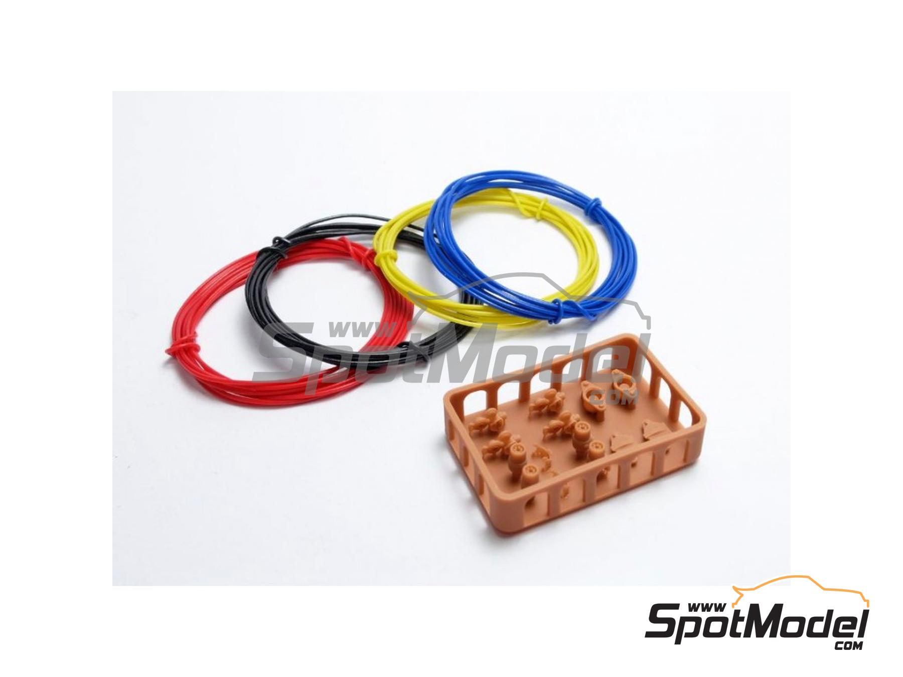 Image 2: Trailer air couplings, electric plugs and sockets | Detail in 1/24 scale manufactured by Czech Truck Model (ref.&nbsp;CTM24270)