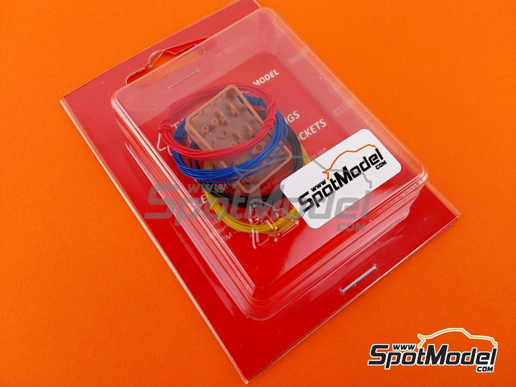 Image 11: Trailer air couplings, electric plugs and sockets | Detail in 1/24 scale manufactured by Czech Truck Model (ref.&nbsp;CTM24270)