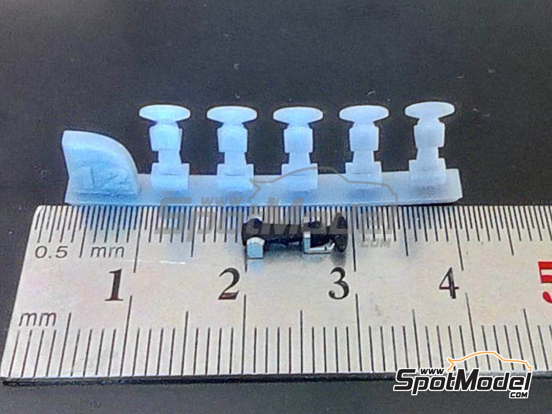 Image 1: Rubber bonnet hooks | Bonnet pins in 1/12 scale manufactured by D.A.B. Models (ref. DAB12-001)