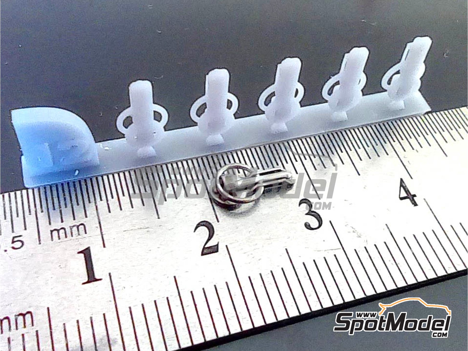Image 2: Bonnet pins | Bonnet pins in 1/12 scale manufactured by D.A.B. Models (ref.&nbsp;DAB12-002)