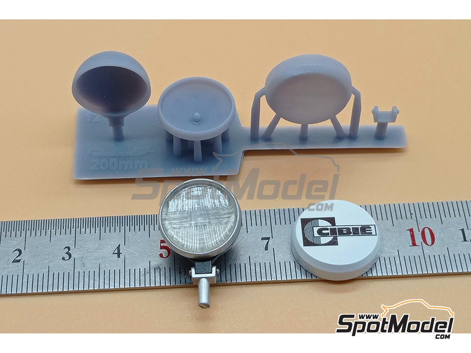 Image 2: Super Oscar Spot Lights 200mm | Lights in 1/12 scale manufactured by D.A.B. Models (ref.&nbsp;DAB12-005)