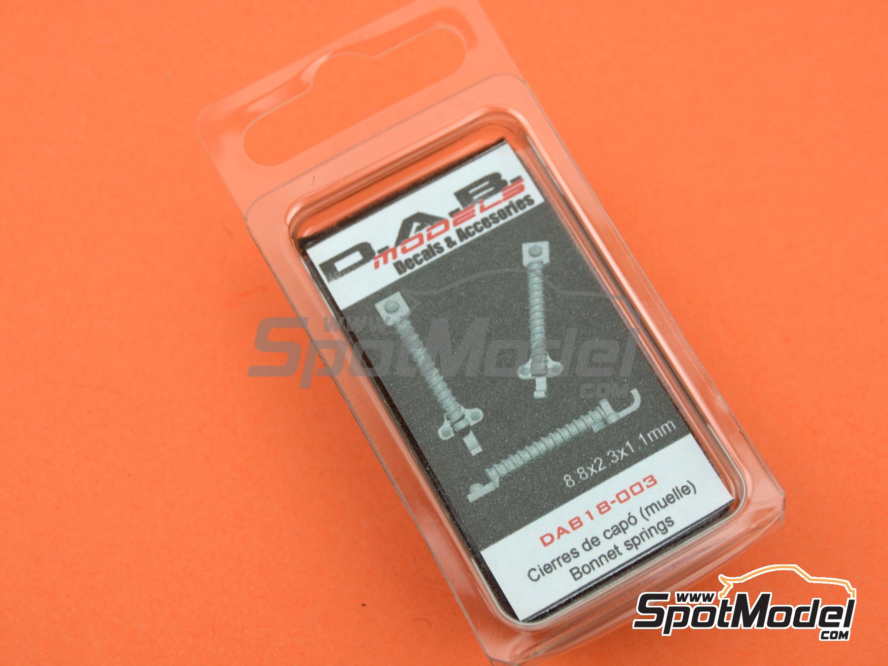 Image 3: Spring bonnet pins | Bonnet pins in 1/18 scale manufactured by D.A.B. Models (ref.&nbsp;DAB18-003)